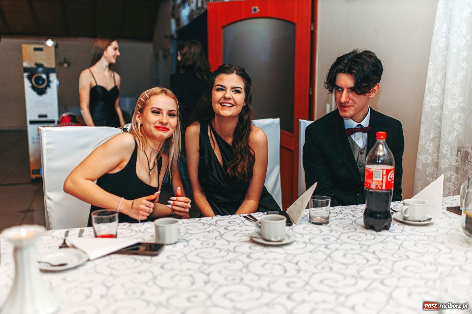 Zdjęcie w galerii na portalu naszraciborz.pl: Ah, cóż to był za bal! Studniówka Kasprowicza na bis! [FOTO] wiadomości z regionu