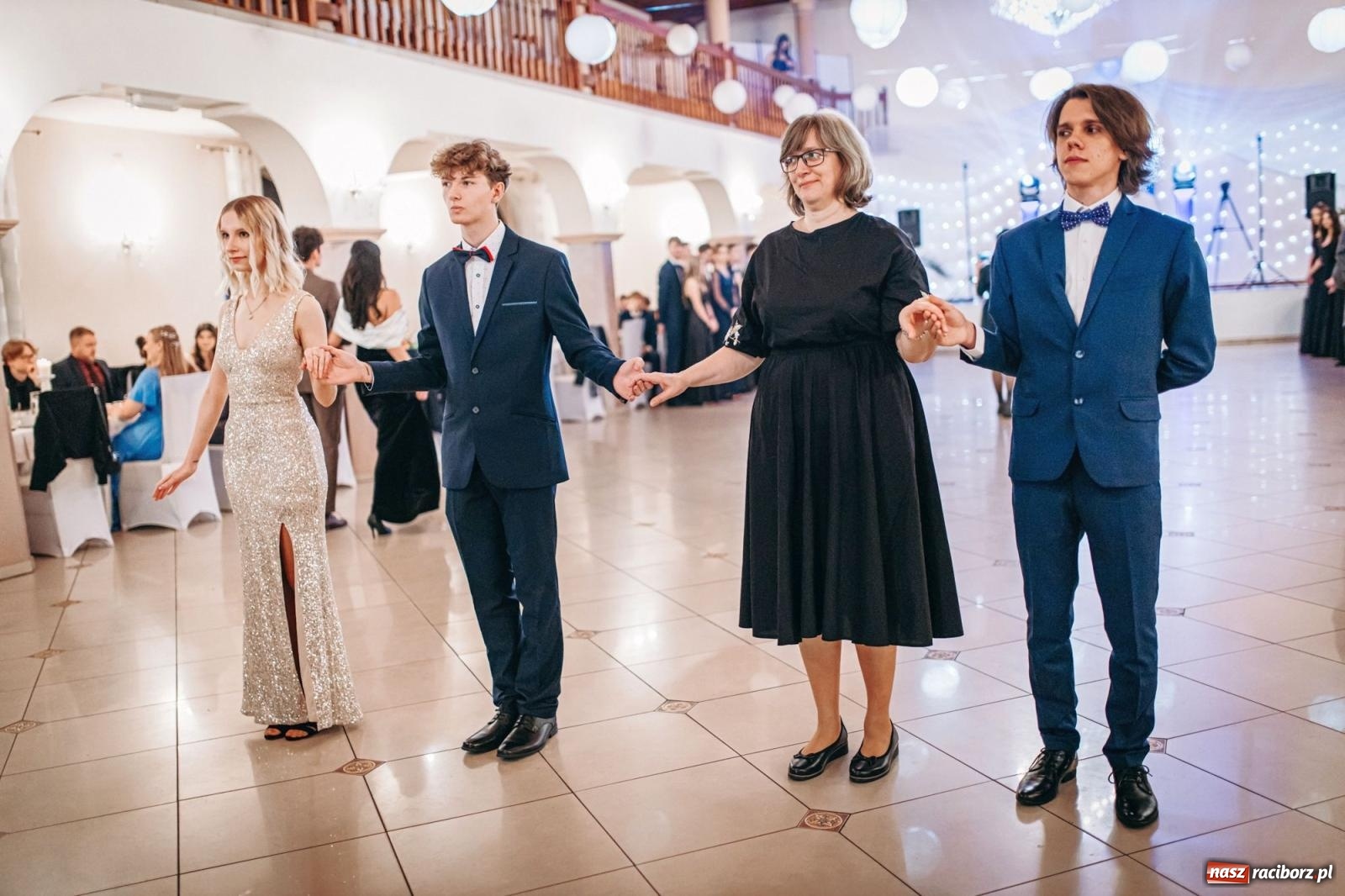 Zdjęcie w galerii na portalu naszraciborz.pl: Ah, cóż to był za bal! Studniówka Kasprowicza na bis! [FOTO] wiadomości z regionu