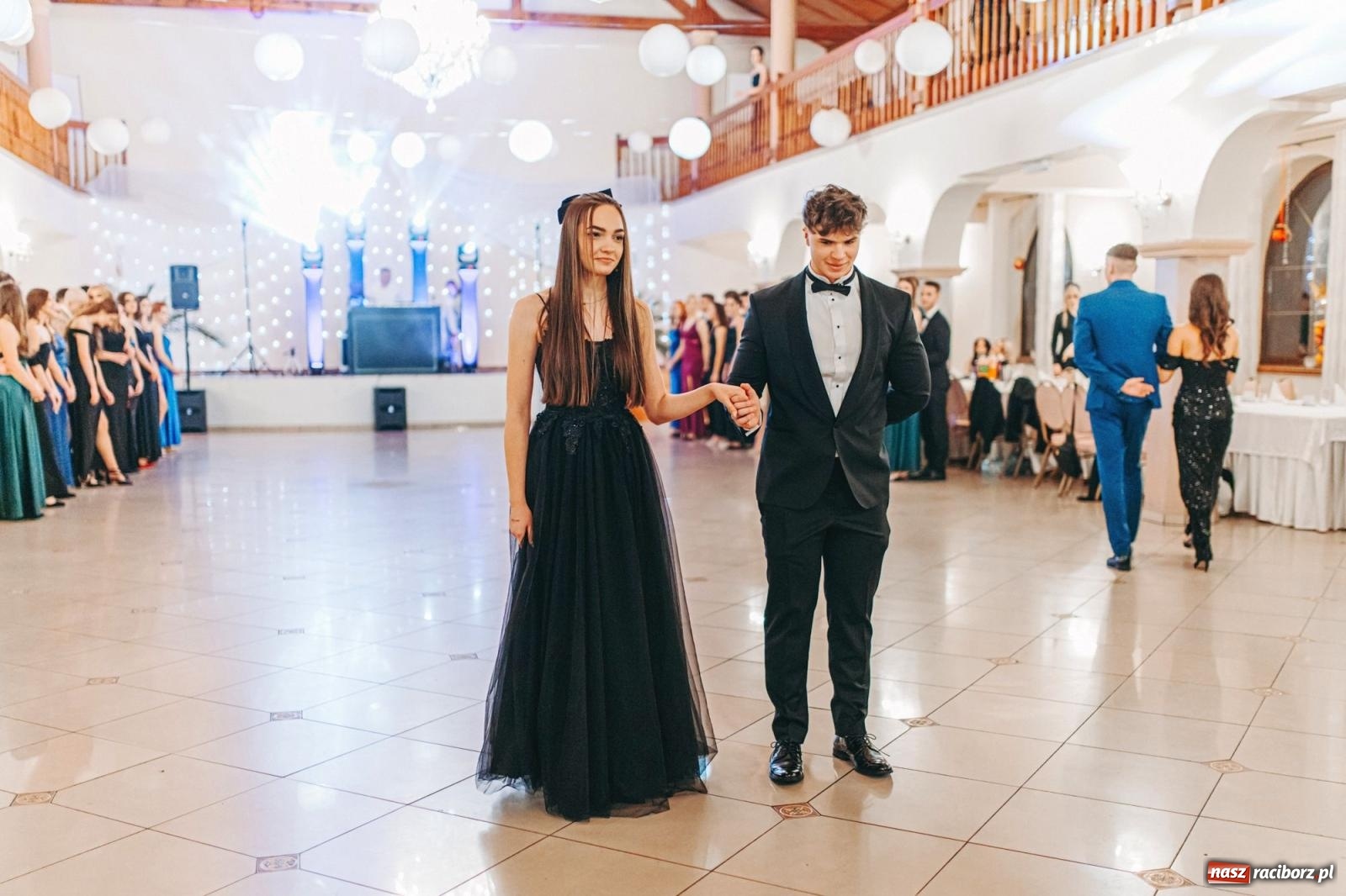 Zdjęcie w galerii na portalu naszraciborz.pl: Ah, cóż to był za bal! Studniówka Kasprowicza na bis! [FOTO] wiadomości z regionu