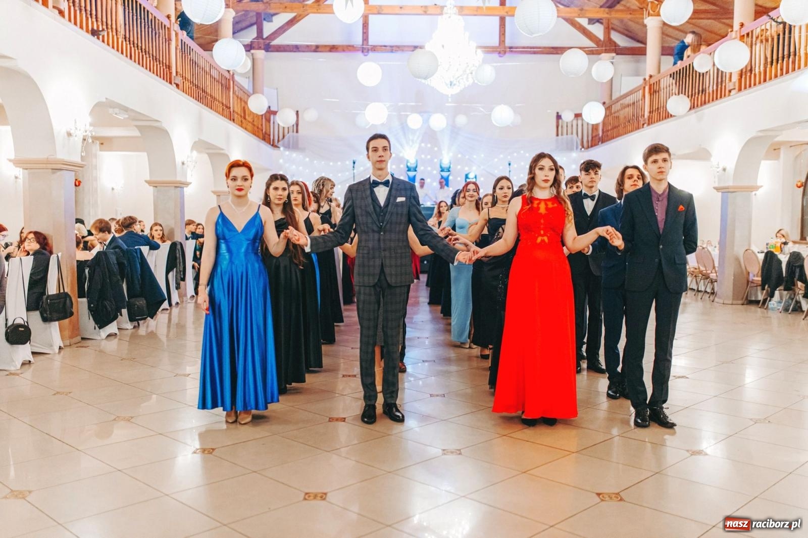 Zdjęcie w galerii na portalu naszraciborz.pl: Ah, cóż to był za bal! Studniówka Kasprowicza na bis! [FOTO] wiadomości z regionu