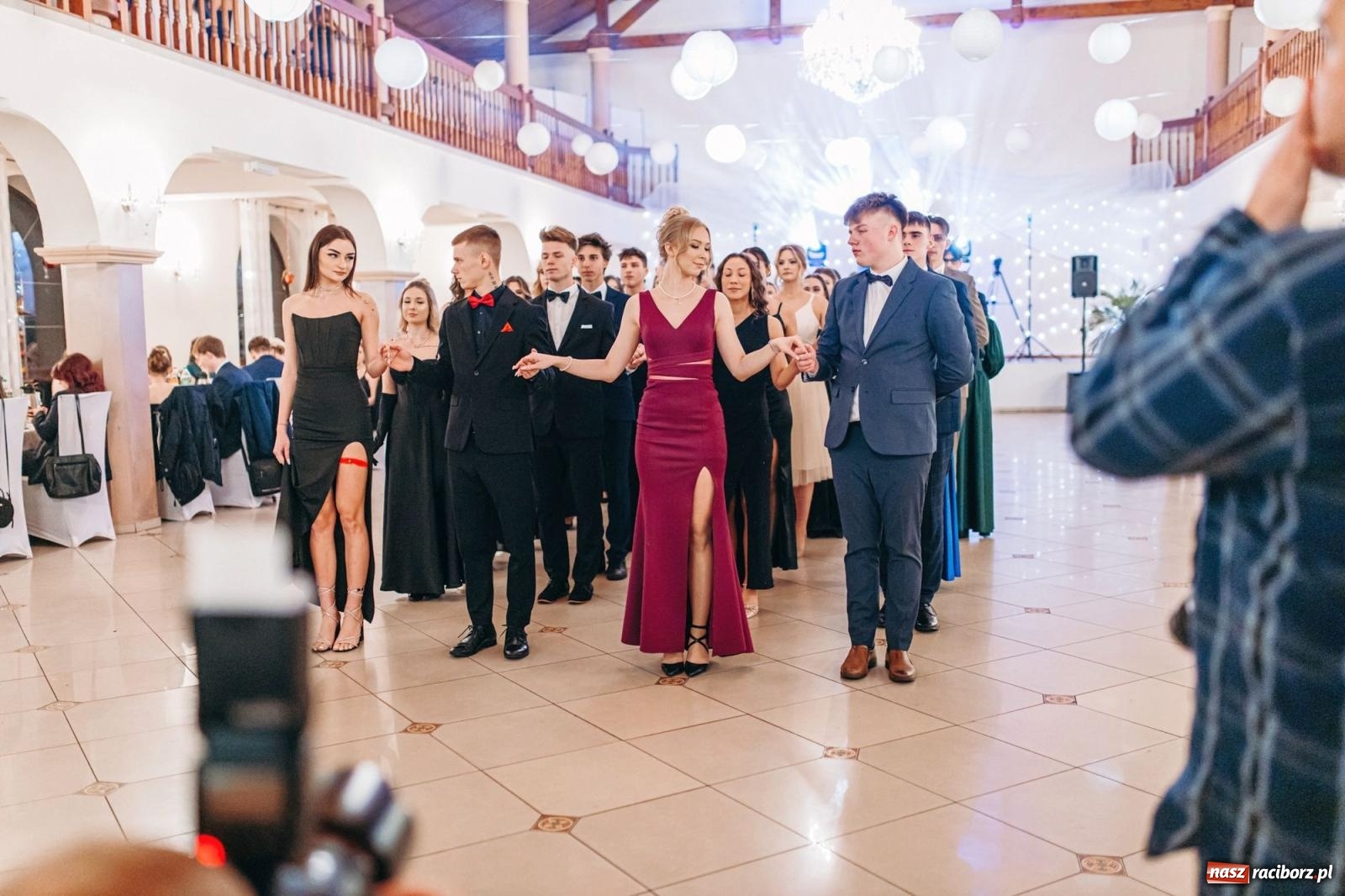 Zdjęcie w galerii na portalu naszraciborz.pl: Ah, cóż to był za bal! Studniówka Kasprowicza na bis! [FOTO] wiadomości z regionu