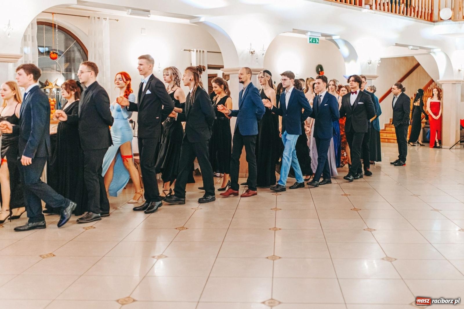 Zdjęcie w galerii na portalu naszraciborz.pl: Ah, cóż to był za bal! Studniówka Kasprowicza na bis! [FOTO] wiadomości z regionu