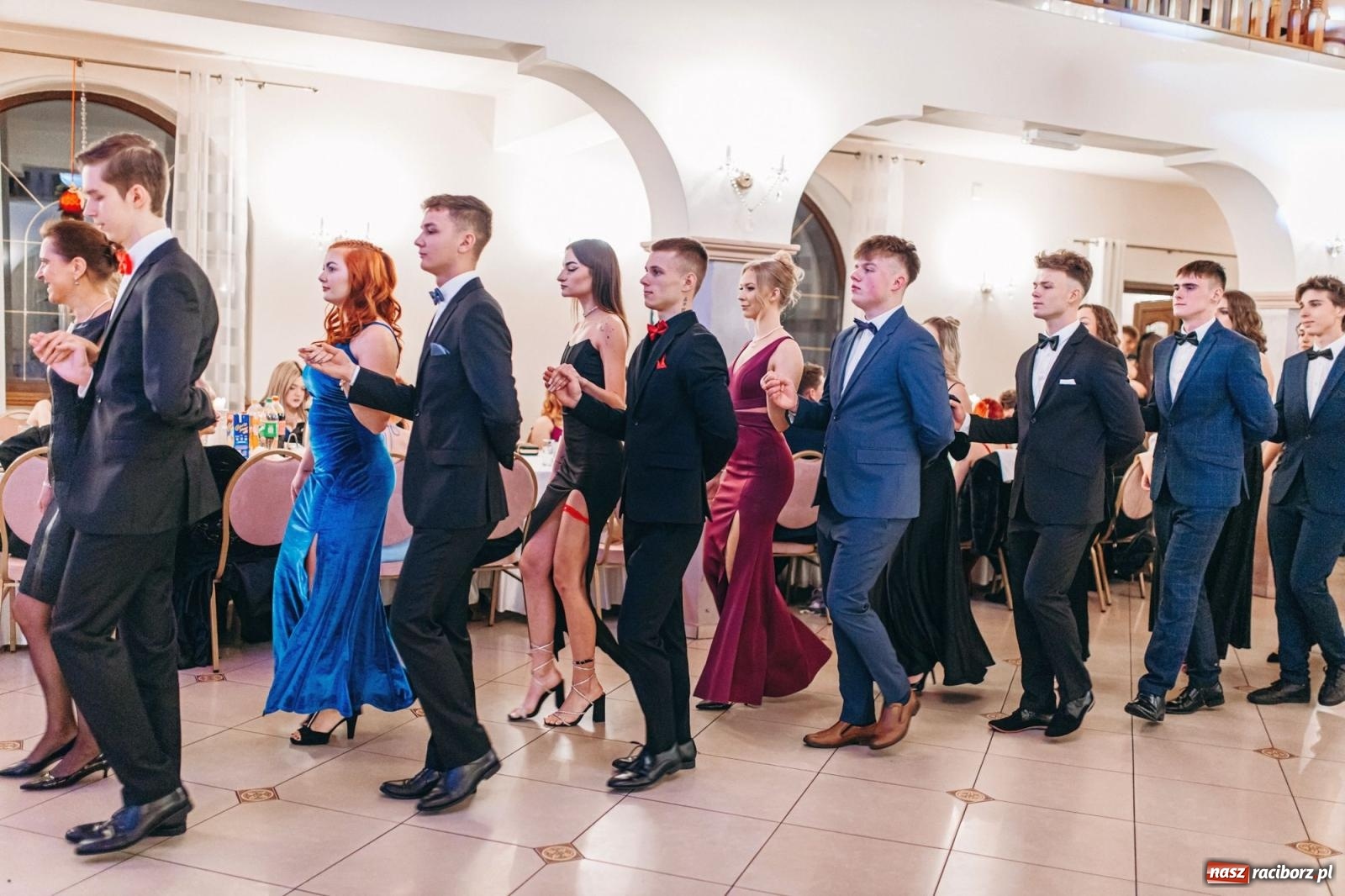 Zdjęcie w galerii na portalu naszraciborz.pl: Ah, cóż to był za bal! Studniówka Kasprowicza na bis! [FOTO] wiadomości z regionu