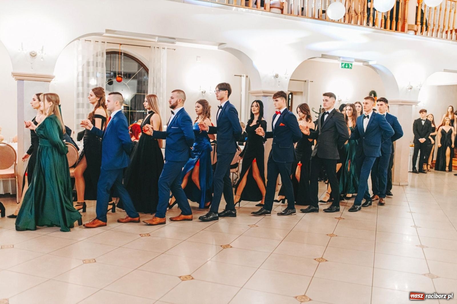 Zdjęcie w galerii na portalu naszraciborz.pl: Ah, cóż to był za bal! Studniówka Kasprowicza na bis! [FOTO] wiadomości z regionu