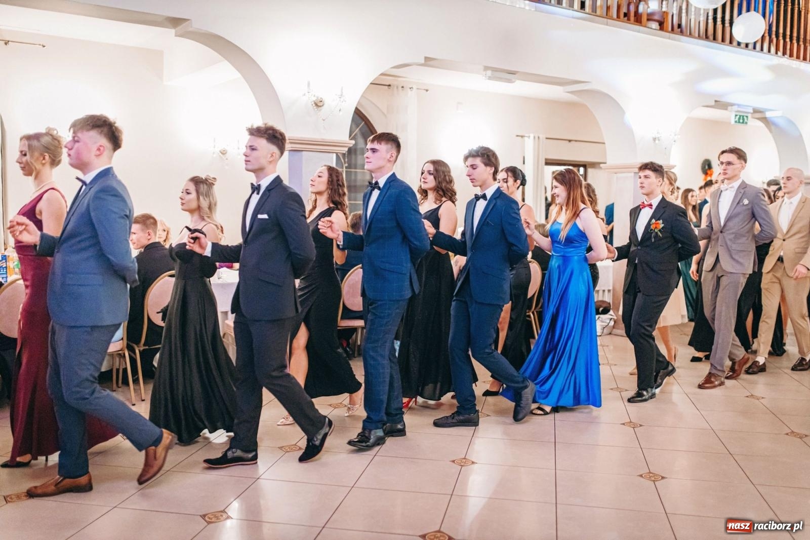 Zdjęcie w galerii na portalu naszraciborz.pl: Ah, cóż to był za bal! Studniówka Kasprowicza na bis! [FOTO] wiadomości z regionu