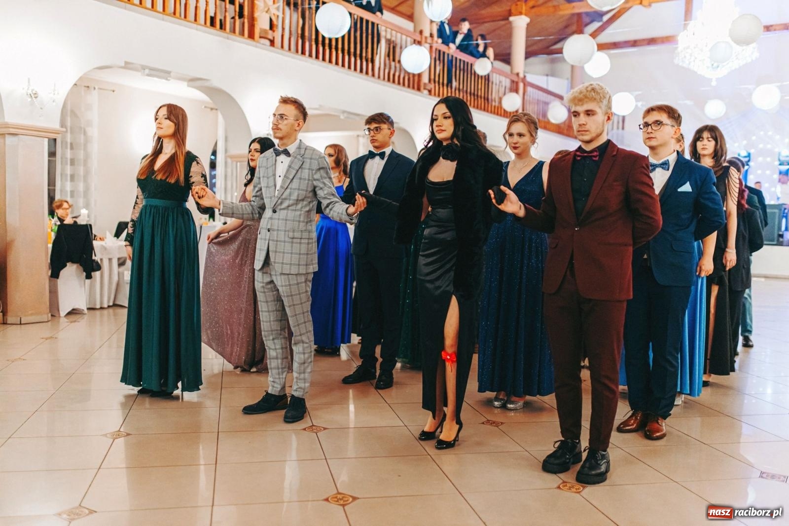 Zdjęcie w galerii na portalu naszraciborz.pl: Ah, cóż to był za bal! Studniówka Kasprowicza na bis! [FOTO] wiadomości z regionu