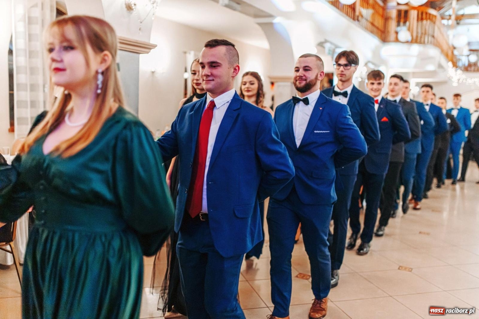 Zdjęcie w galerii na portalu naszraciborz.pl: Ah, cóż to był za bal! Studniówka Kasprowicza na bis! [FOTO] wiadomości z regionu