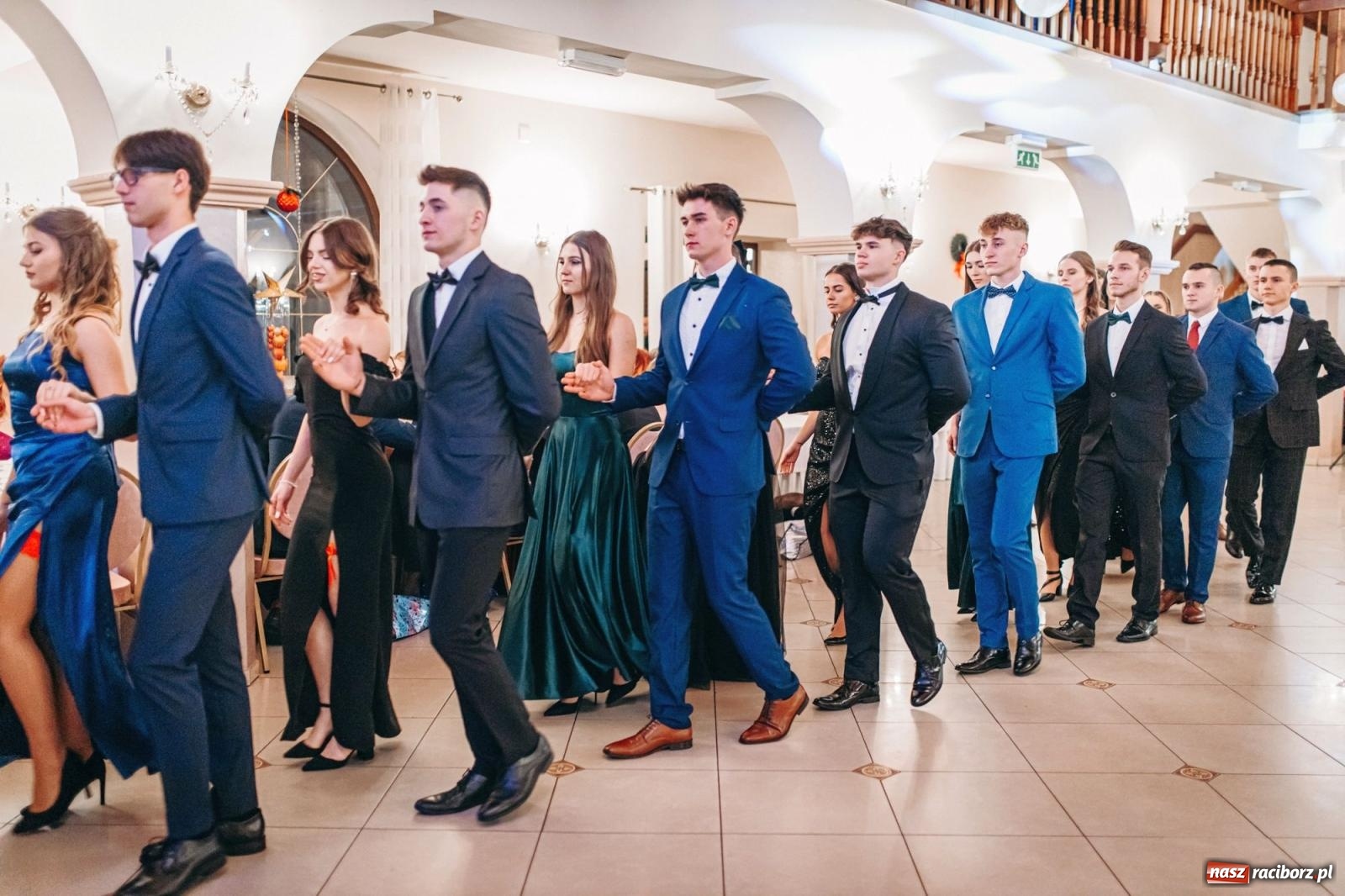 Zdjęcie w galerii na portalu naszraciborz.pl: Ah, cóż to był za bal! Studniówka Kasprowicza na bis! [FOTO] wiadomości z regionu