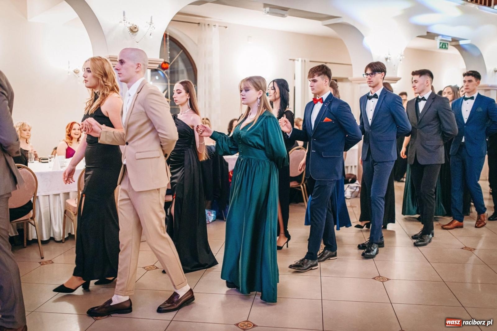 Zdjęcie w galerii na portalu naszraciborz.pl: Ah, cóż to był za bal! Studniówka Kasprowicza na bis! [FOTO] wiadomości z regionu