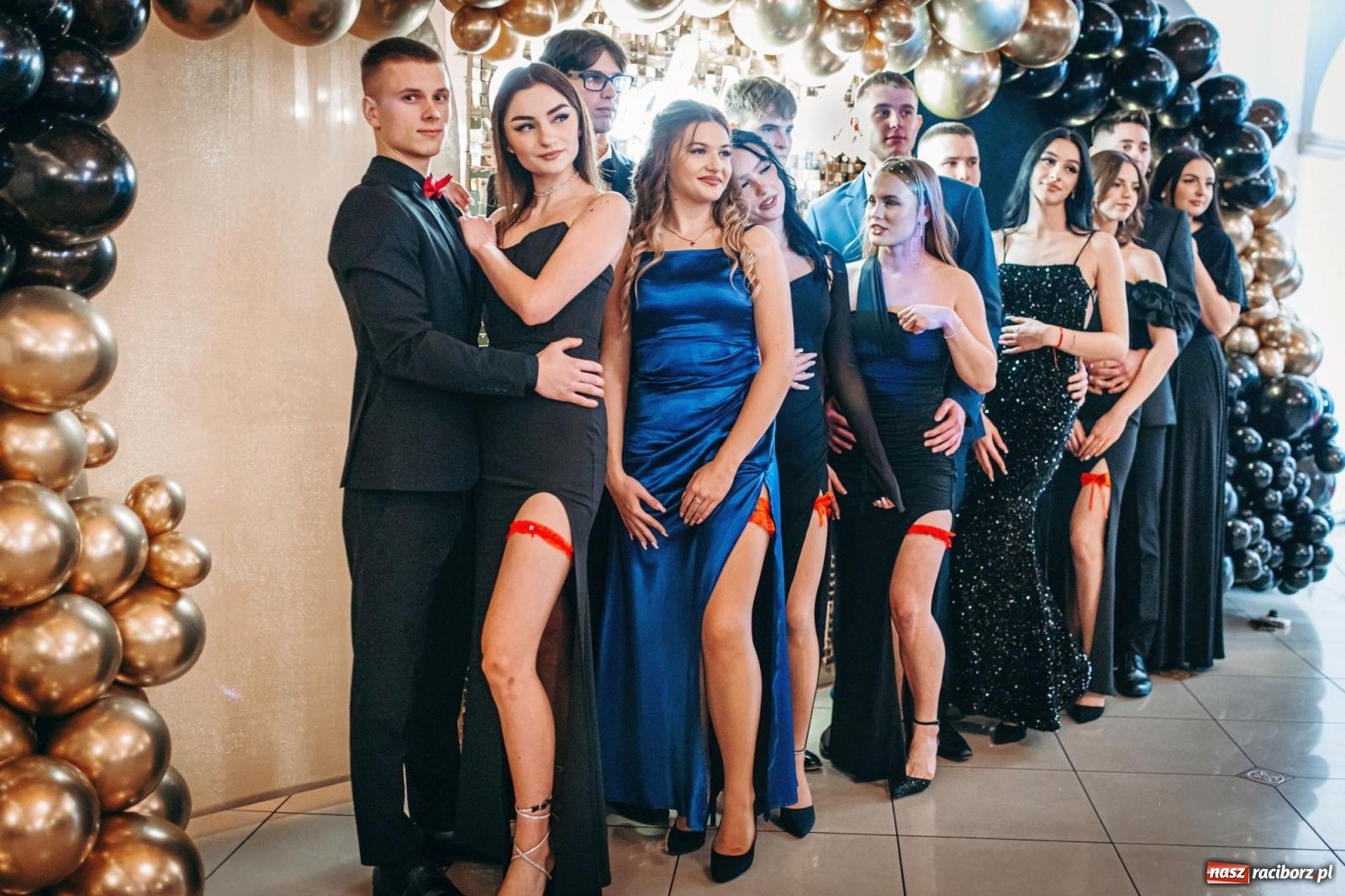 Zdjęcie w galerii na portalu naszraciborz.pl: Ah, cóż to był za bal! Studniówka Kasprowicza na bis! [FOTO] wiadomości z regionu