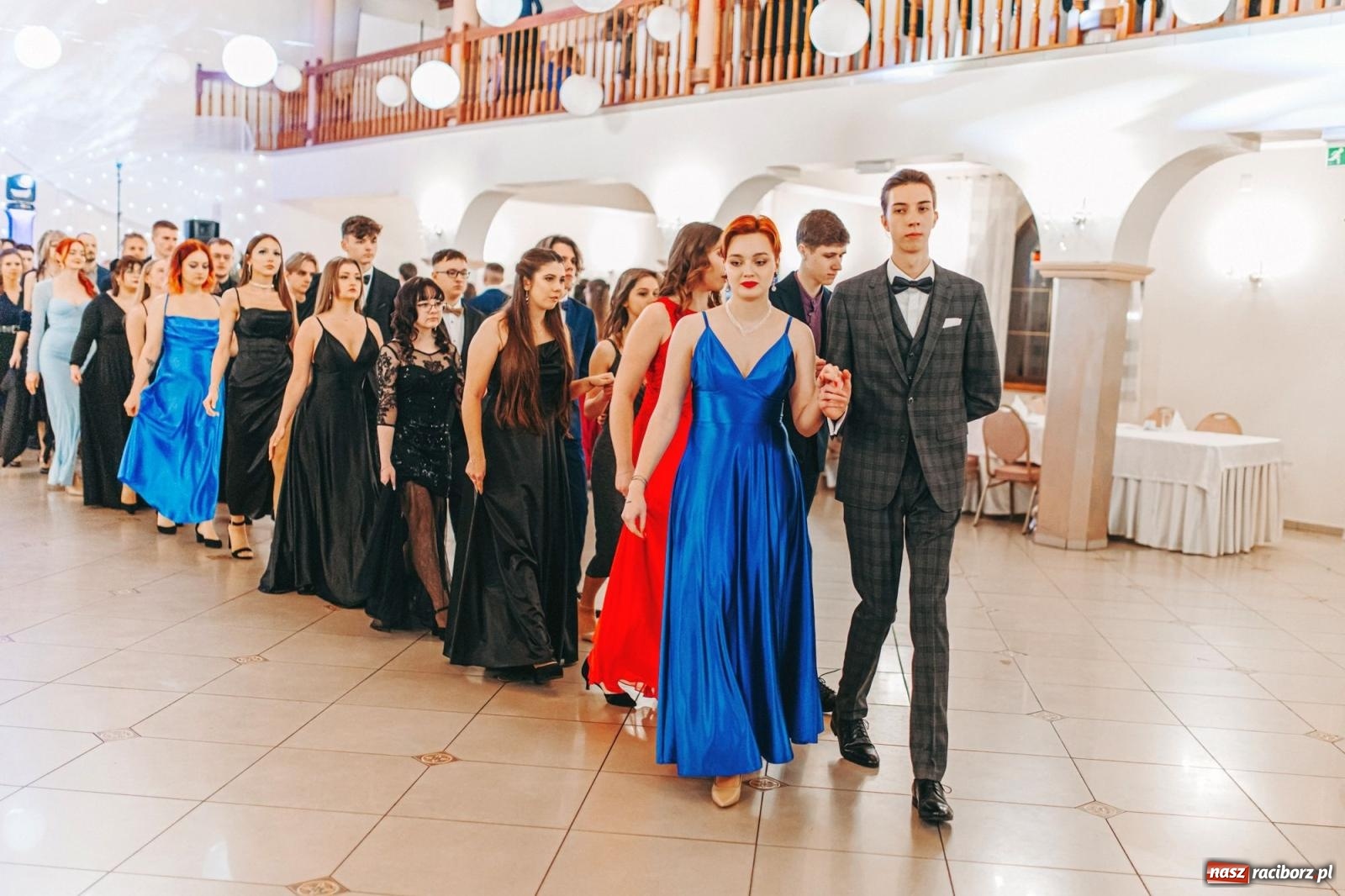 Zdjęcie w galerii na portalu naszraciborz.pl: Ah, cóż to był za bal! Studniówka Kasprowicza na bis! [FOTO] wiadomości z regionu