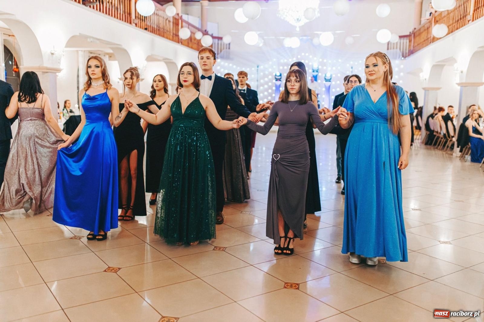 Zdjęcie w galerii na portalu naszraciborz.pl: Ah, cóż to był za bal! Studniówka Kasprowicza na bis! [FOTO] wiadomości z regionu