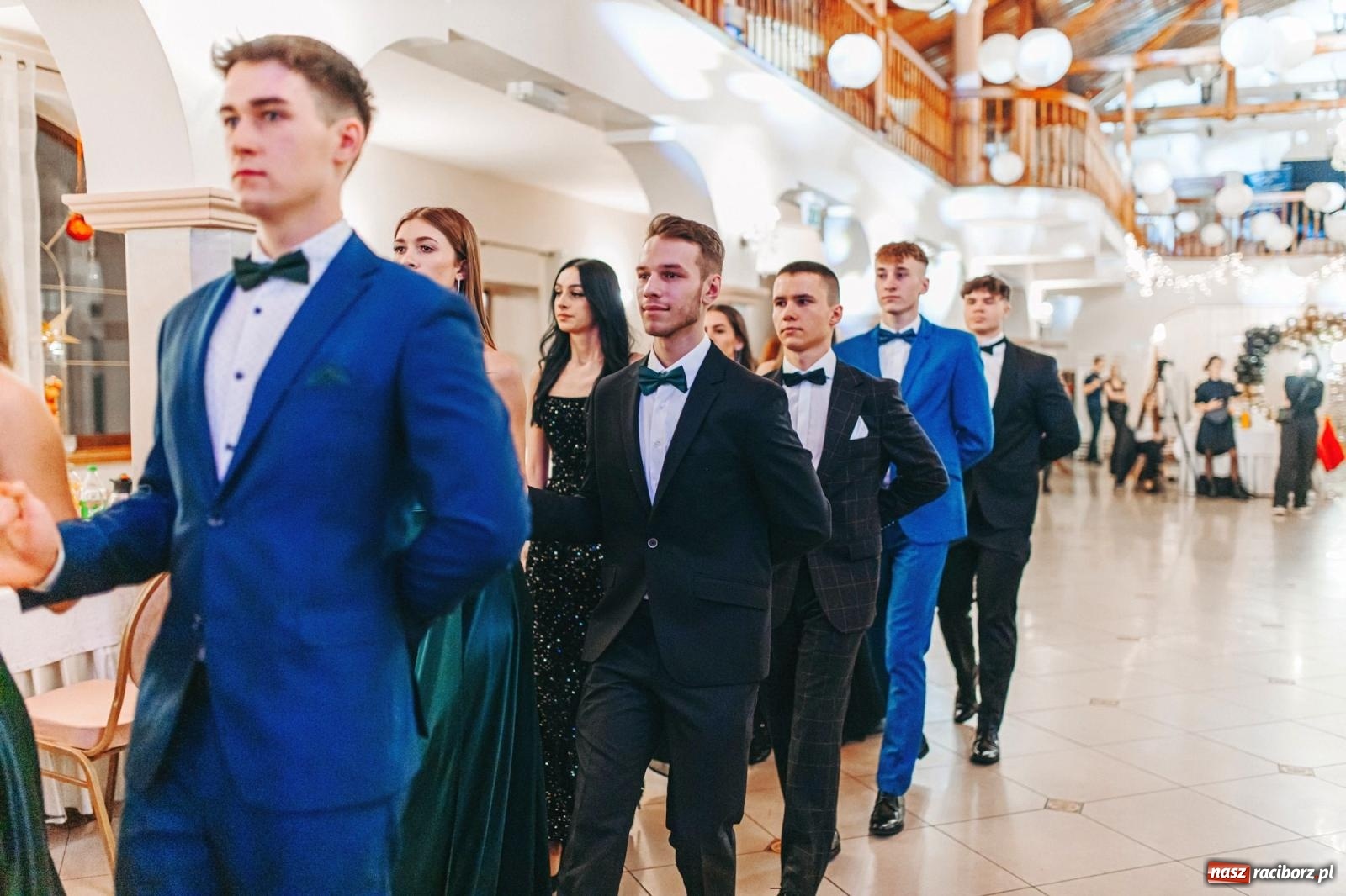 Zdjęcie w galerii na portalu naszraciborz.pl: Ah, cóż to był za bal! Studniówka Kasprowicza na bis! [FOTO] wiadomości z regionu