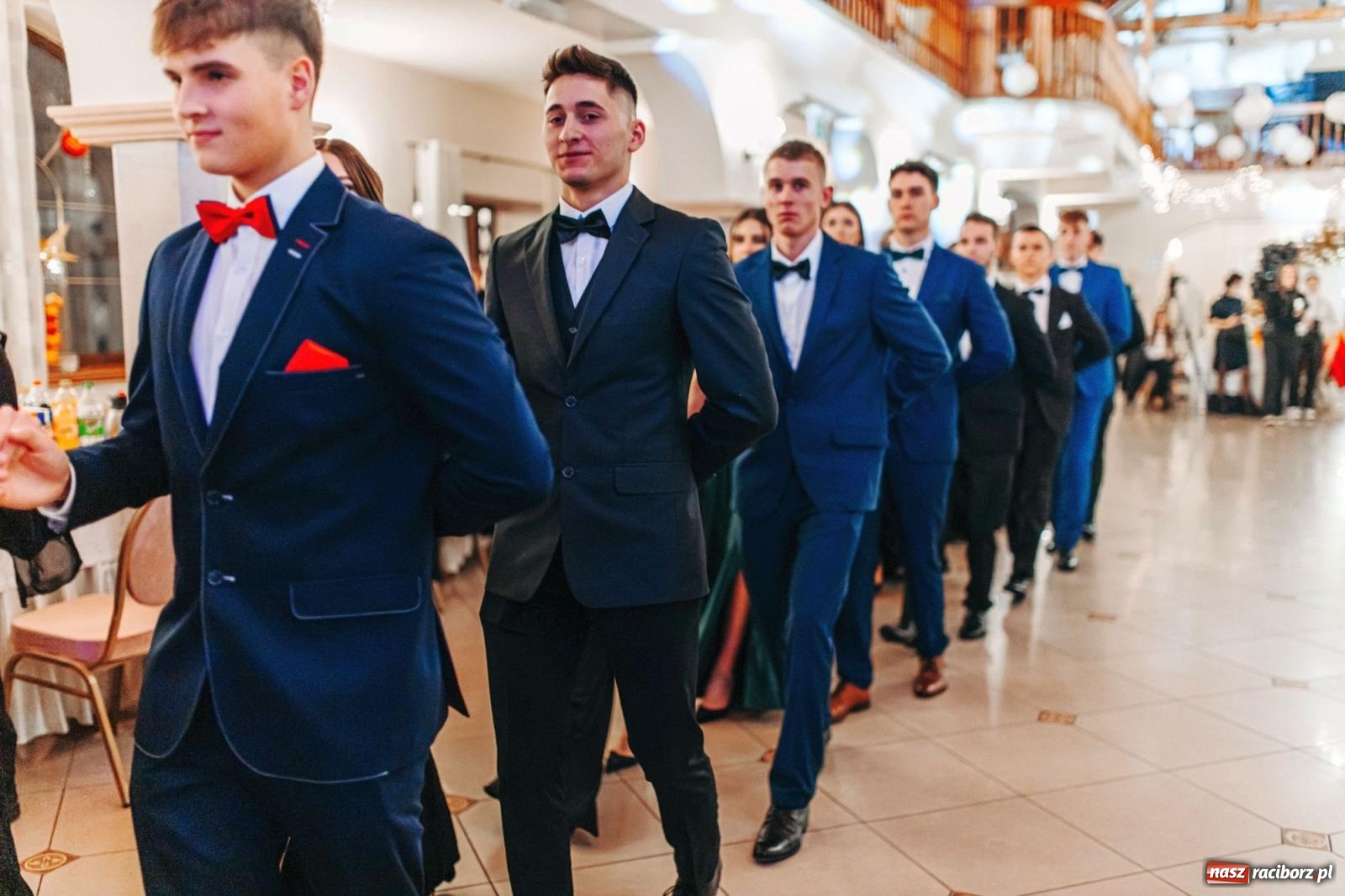 Zdjęcie w galerii na portalu naszraciborz.pl: Ah, cóż to był za bal! Studniówka Kasprowicza na bis! [FOTO] wiadomości z regionu