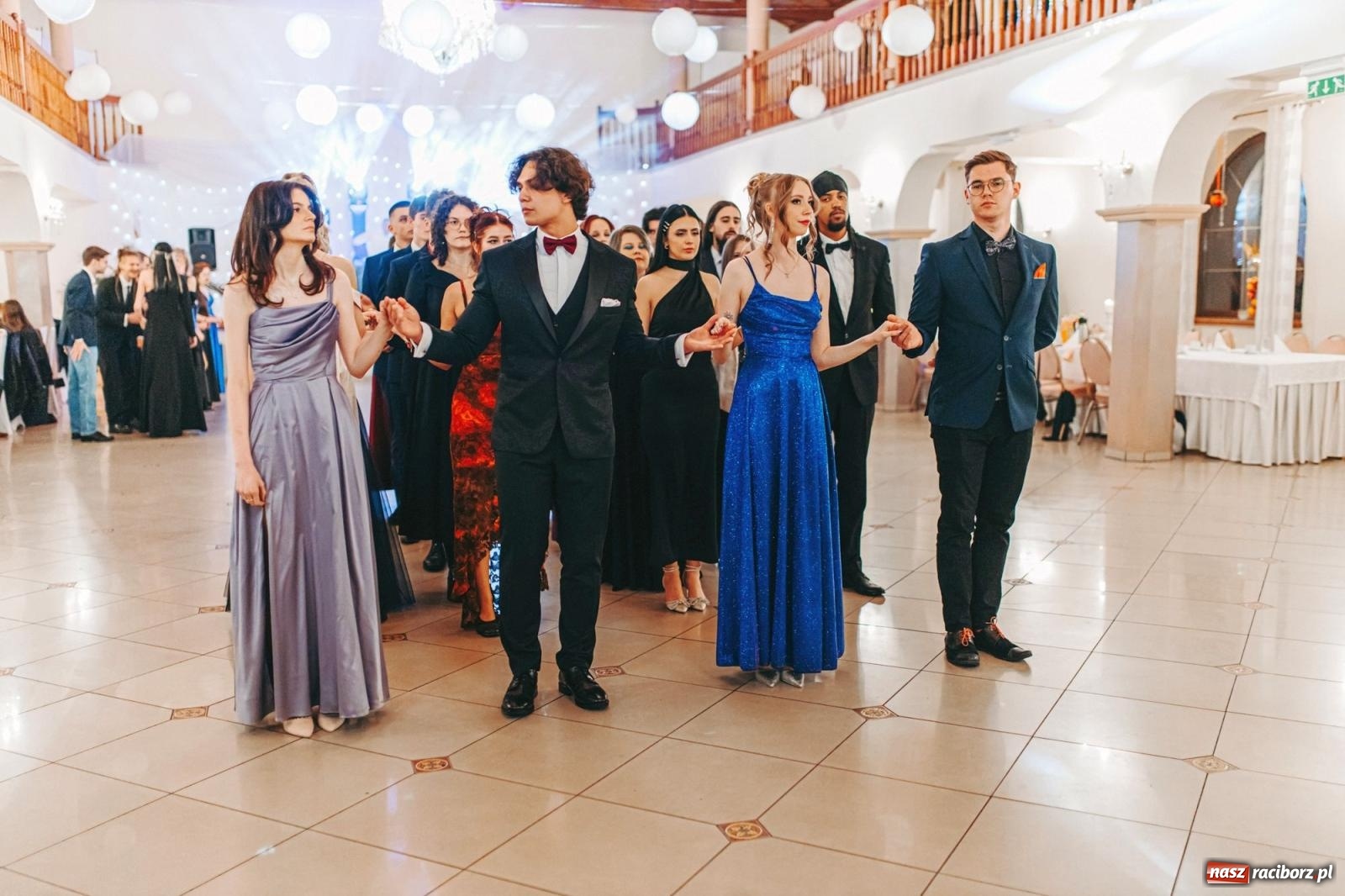 Zdjęcie w galerii na portalu naszraciborz.pl: Ah, cóż to był za bal! Studniówka Kasprowicza na bis! [FOTO] wiadomości z regionu