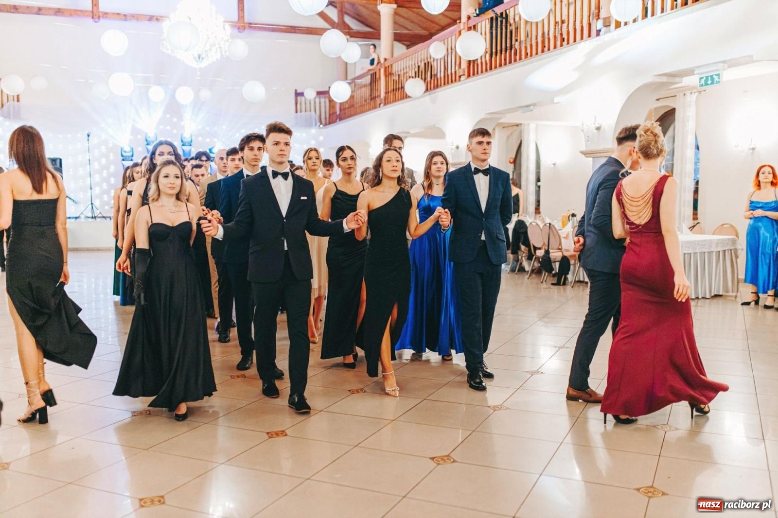 Zdjęcie w galerii na portalu naszraciborz.pl: Ah, cóż to był za bal! Studniówka Kasprowicza na bis! [FOTO] wiadomości z regionu