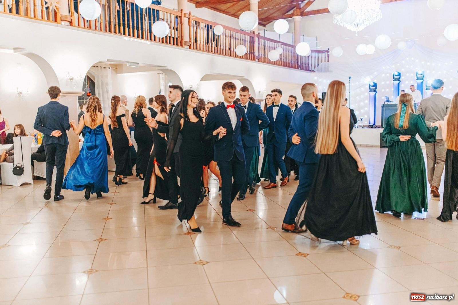 Zdjęcie w galerii na portalu naszraciborz.pl: Ah, cóż to był za bal! Studniówka Kasprowicza na bis! [FOTO] wiadomości z regionu