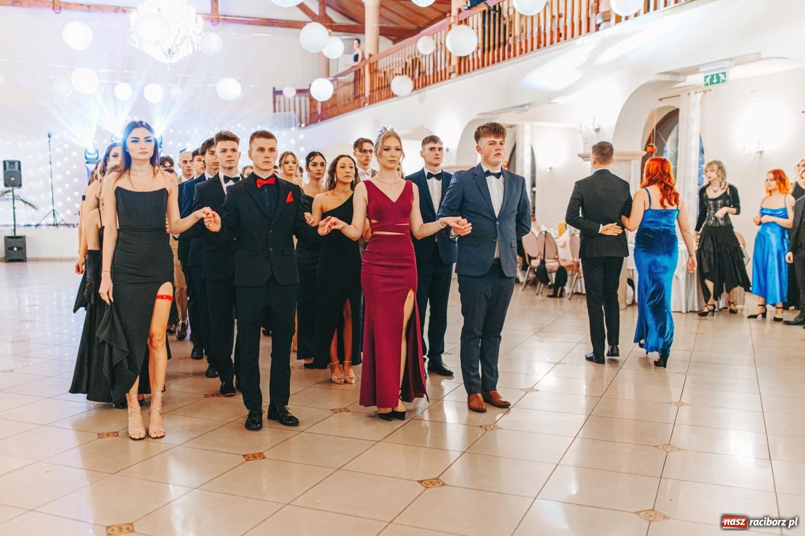 Zdjęcie w galerii na portalu naszraciborz.pl: Ah, cóż to był za bal! Studniówka Kasprowicza na bis! [FOTO] wiadomości z regionu