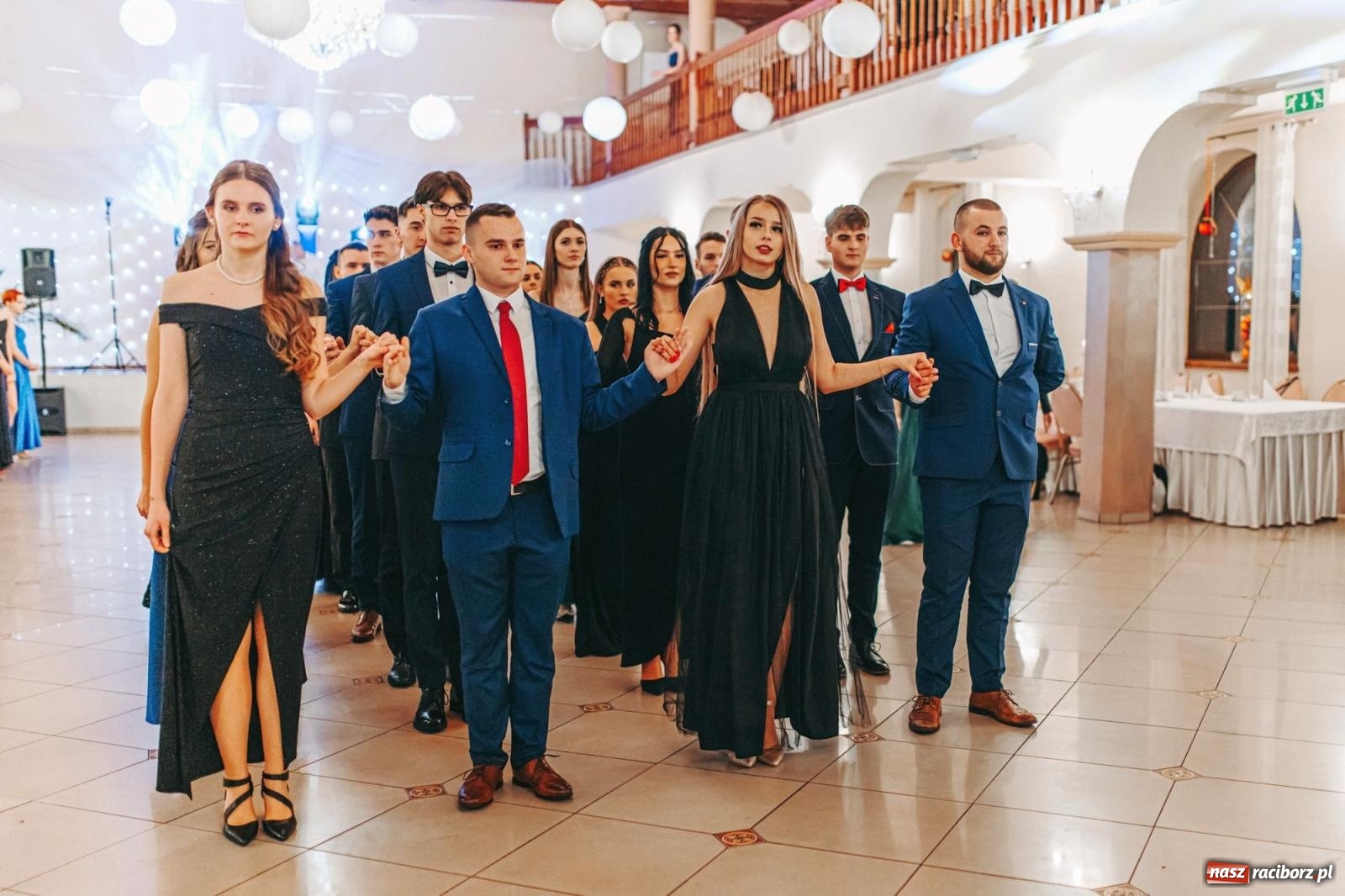 Zdjęcie w galerii na portalu naszraciborz.pl: Ah, cóż to był za bal! Studniówka Kasprowicza na bis! [FOTO] wiadomości z regionu