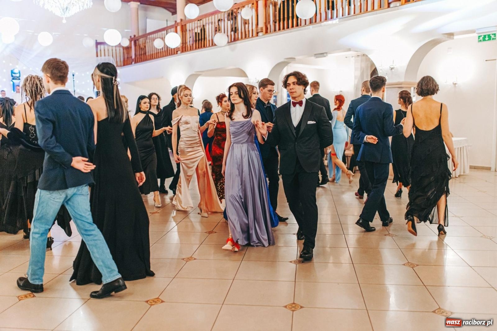 Zdjęcie w galerii na portalu naszraciborz.pl: Ah, cóż to był za bal! Studniówka Kasprowicza na bis! [FOTO] wiadomości z regionu