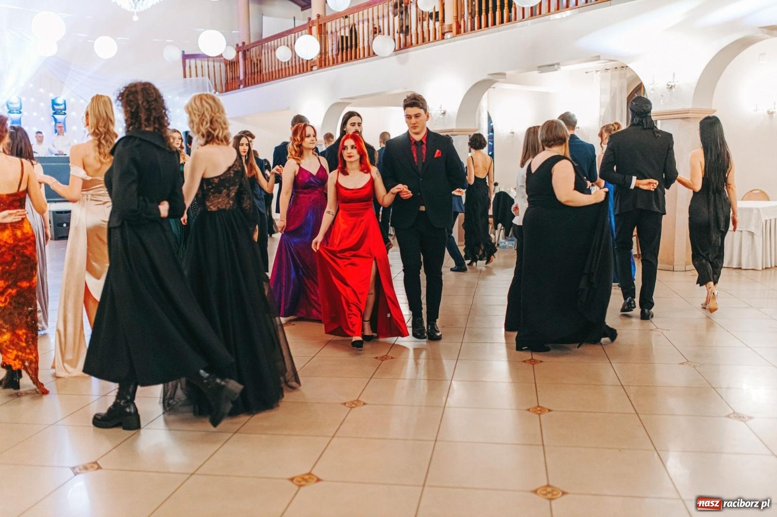 Zdjęcie w galerii na portalu naszraciborz.pl: Ah, cóż to był za bal! Studniówka Kasprowicza na bis! [FOTO] wiadomości z regionu