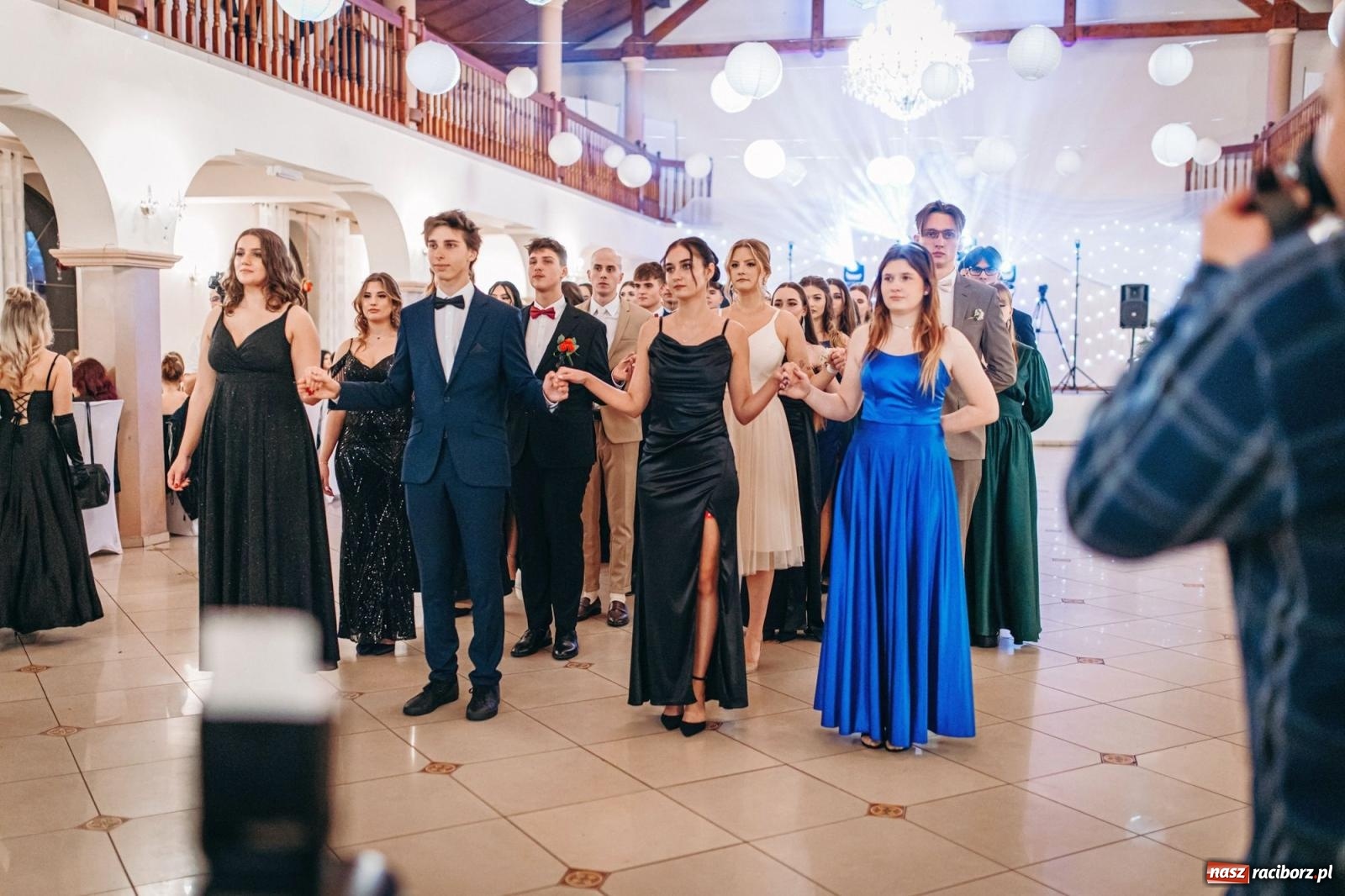 Zdjęcie w galerii na portalu naszraciborz.pl: Ah, cóż to był za bal! Studniówka Kasprowicza na bis! [FOTO] wiadomości z regionu