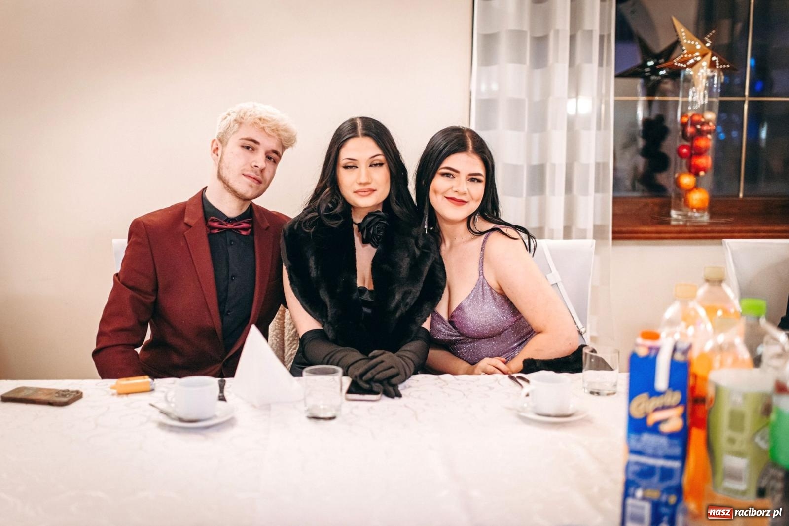 Zdjęcie w galerii na portalu naszraciborz.pl: Ah, cóż to był za bal! Studniówka Kasprowicza na bis! [FOTO] wiadomości z regionu