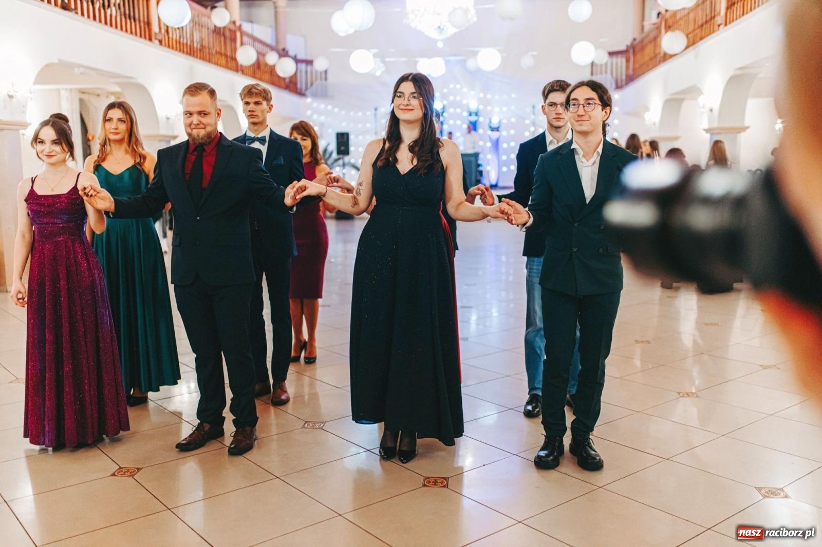 Zdjęcie w galerii na portalu naszraciborz.pl: Ah, cóż to był za bal! Studniówka Kasprowicza na bis! [FOTO] wiadomości z regionu