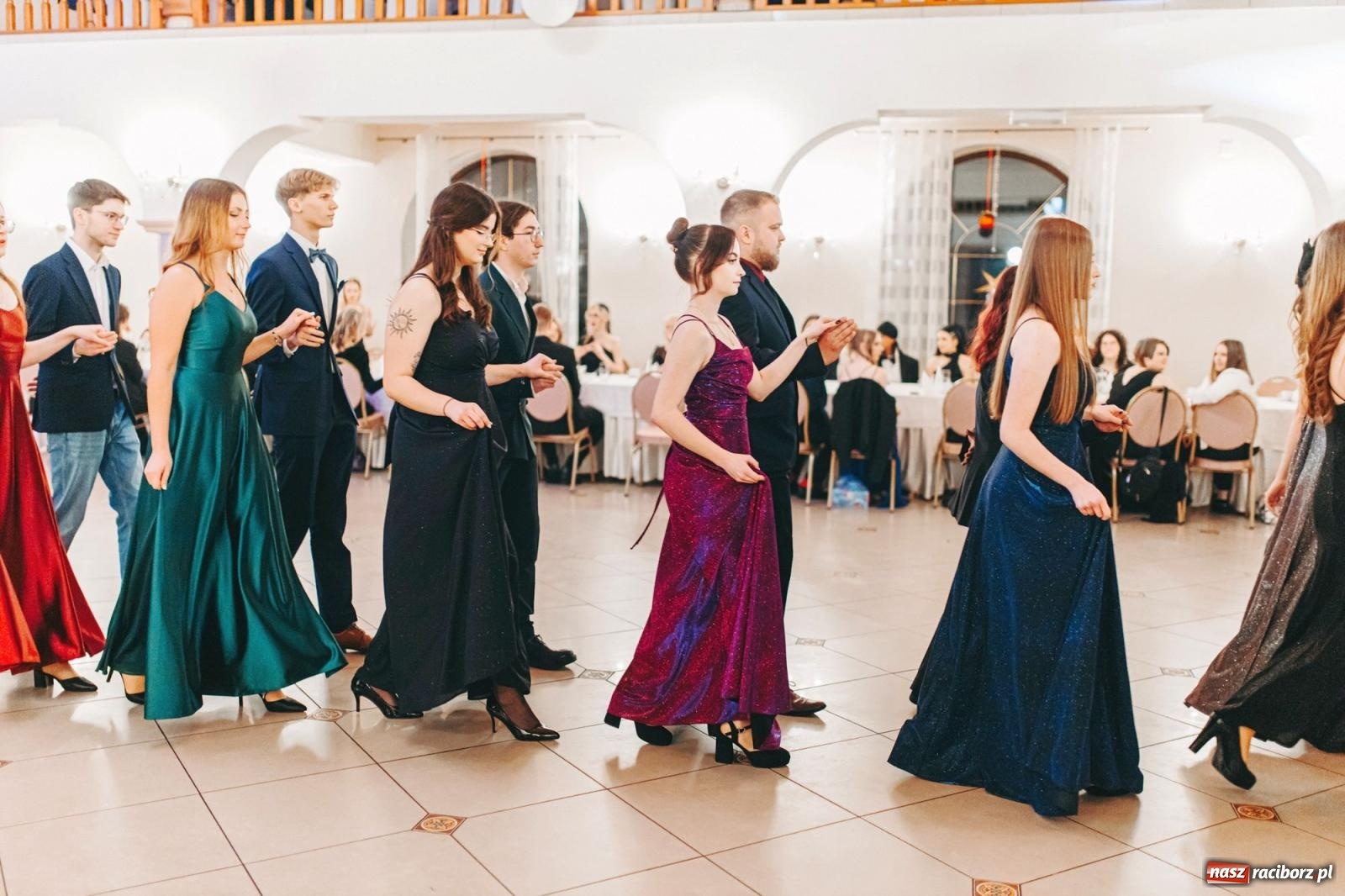 Zdjęcie w galerii na portalu naszraciborz.pl: Ah, cóż to był za bal! Studniówka Kasprowicza na bis! [FOTO] wiadomości z regionu