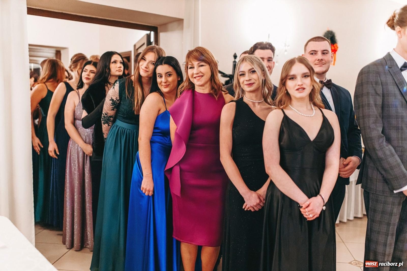 Zdjęcie w galerii na portalu naszraciborz.pl: Ah, cóż to był za bal! Studniówka Kasprowicza na bis! [FOTO] wiadomości z regionu