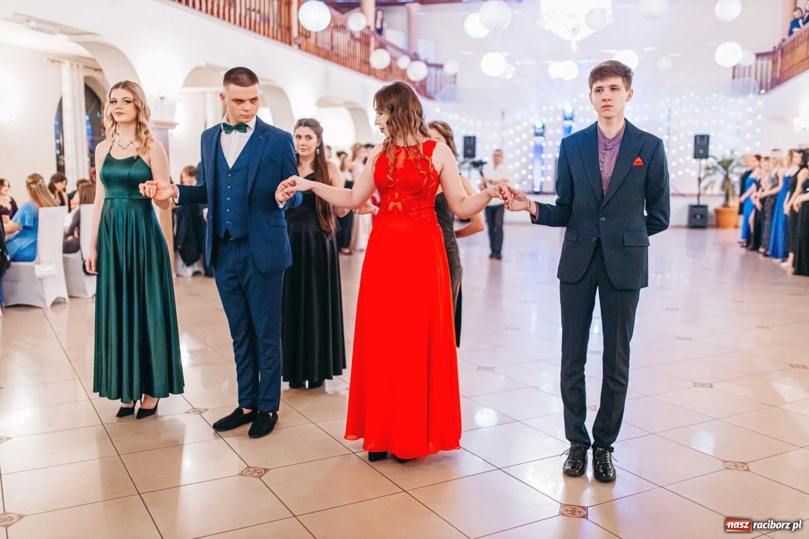 Zdjęcie w galerii na portalu naszraciborz.pl: Ah, cóż to był za bal! Studniówka Kasprowicza na bis! [FOTO] wiadomości z regionu