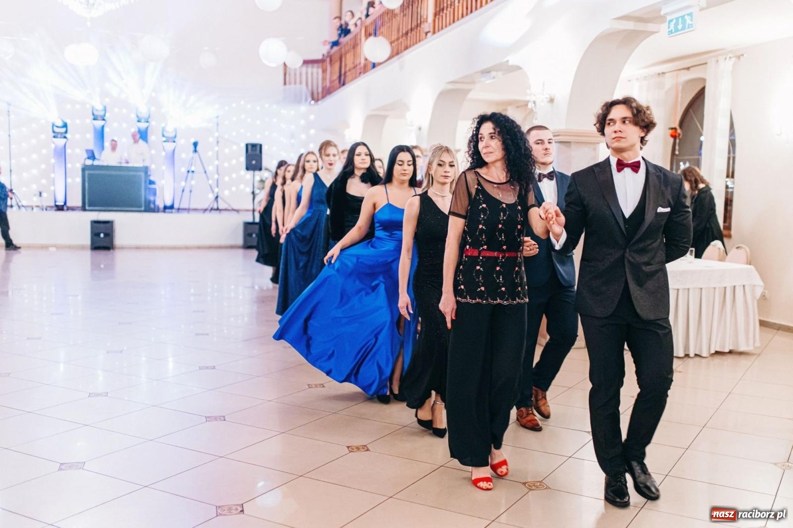 Zdjęcie w galerii na portalu naszraciborz.pl: Ah, cóż to był za bal! Studniówka Kasprowicza na bis! [FOTO] wiadomości z regionu