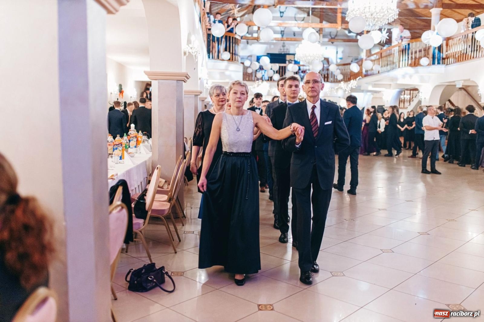 Zdjęcie w galerii na portalu naszraciborz.pl: Ah, cóż to był za bal! Studniówka Kasprowicza na bis! [FOTO] wiadomości z regionu