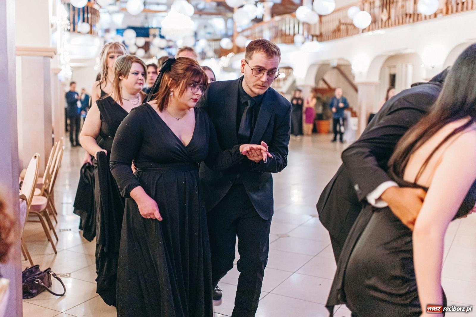 Zdjęcie w galerii na portalu naszraciborz.pl: Ah, cóż to był za bal! Studniówka Kasprowicza na bis! [FOTO] wiadomości z regionu