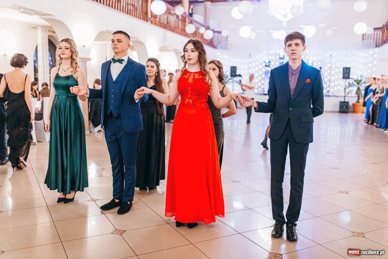 Zdjęcie w galerii na portalu naszraciborz.pl: Ah, cóż to był za bal! Studniówka Kasprowicza na bis! [FOTO] wiadomości z regionu