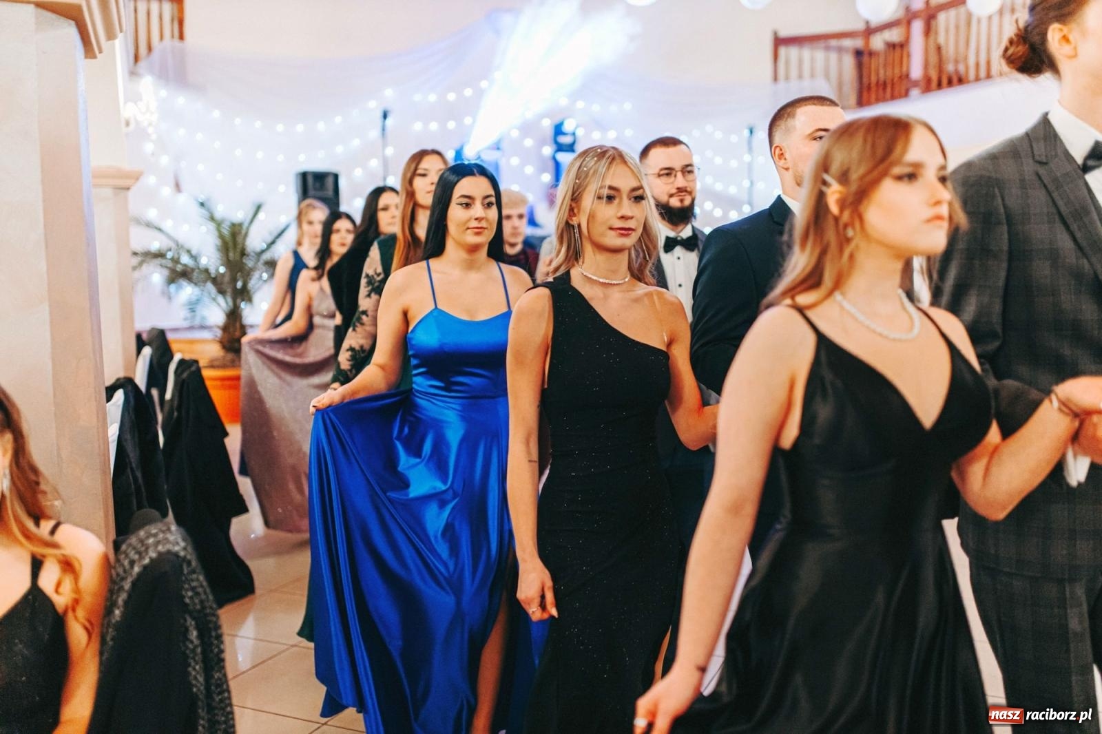 Zdjęcie w galerii na portalu naszraciborz.pl: Ah, cóż to był za bal! Studniówka Kasprowicza na bis! [FOTO] wiadomości z regionu