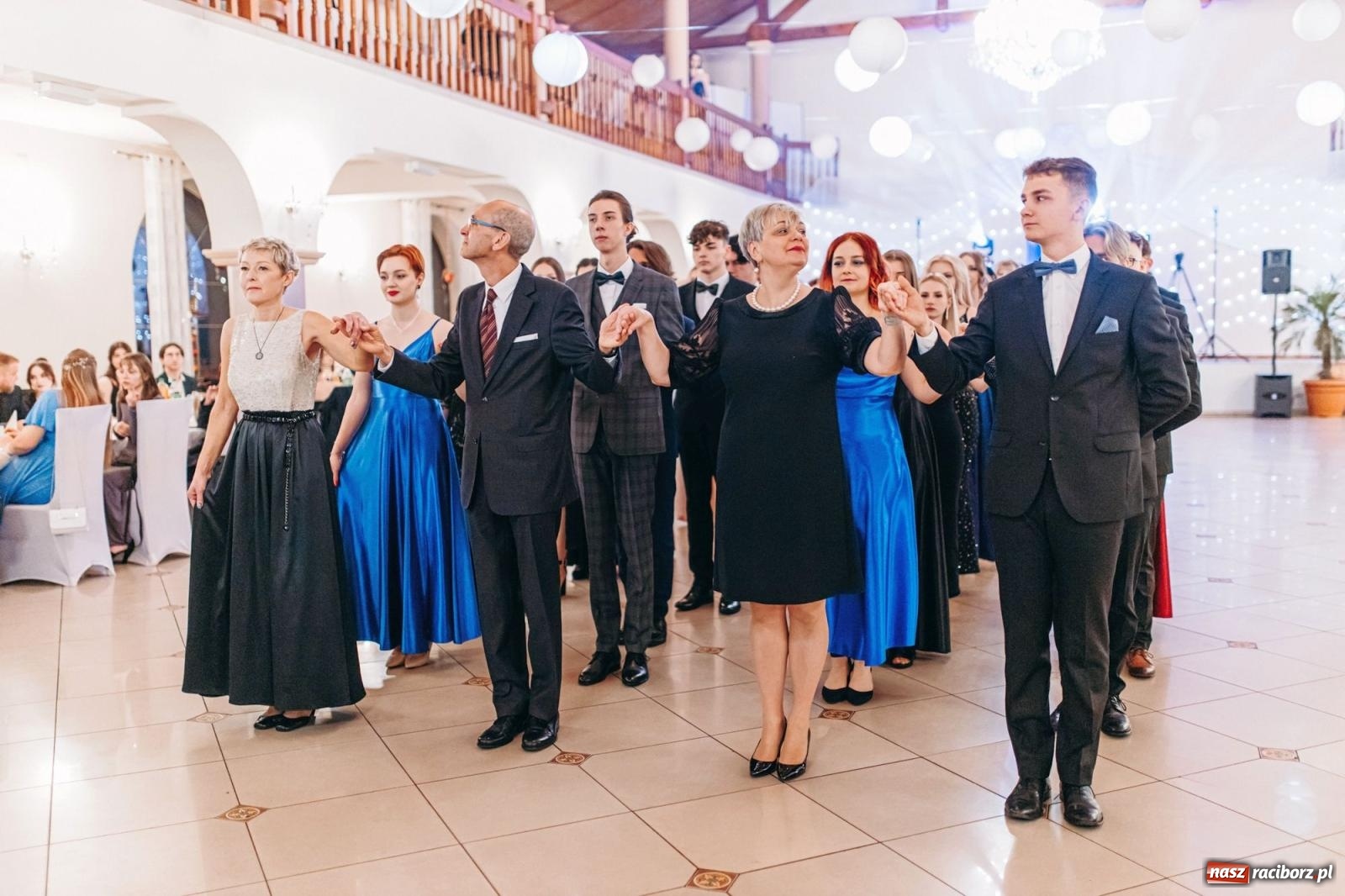 Zdjęcie w galerii na portalu naszraciborz.pl: Ah, cóż to był za bal! Studniówka Kasprowicza na bis! [FOTO] wiadomości z regionu