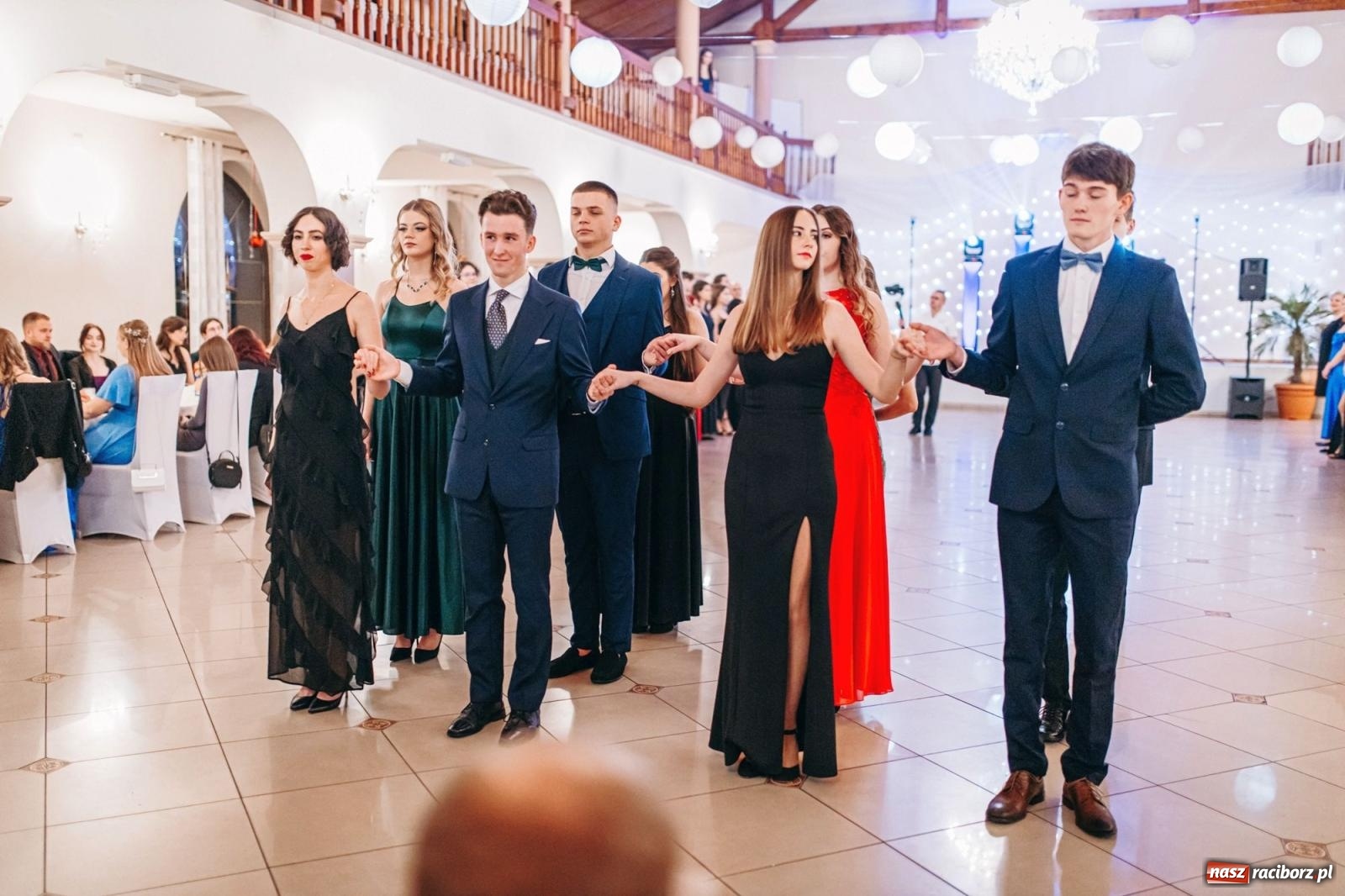 Zdjęcie w galerii na portalu naszraciborz.pl: Ah, cóż to był za bal! Studniówka Kasprowicza na bis! [FOTO] wiadomości z regionu