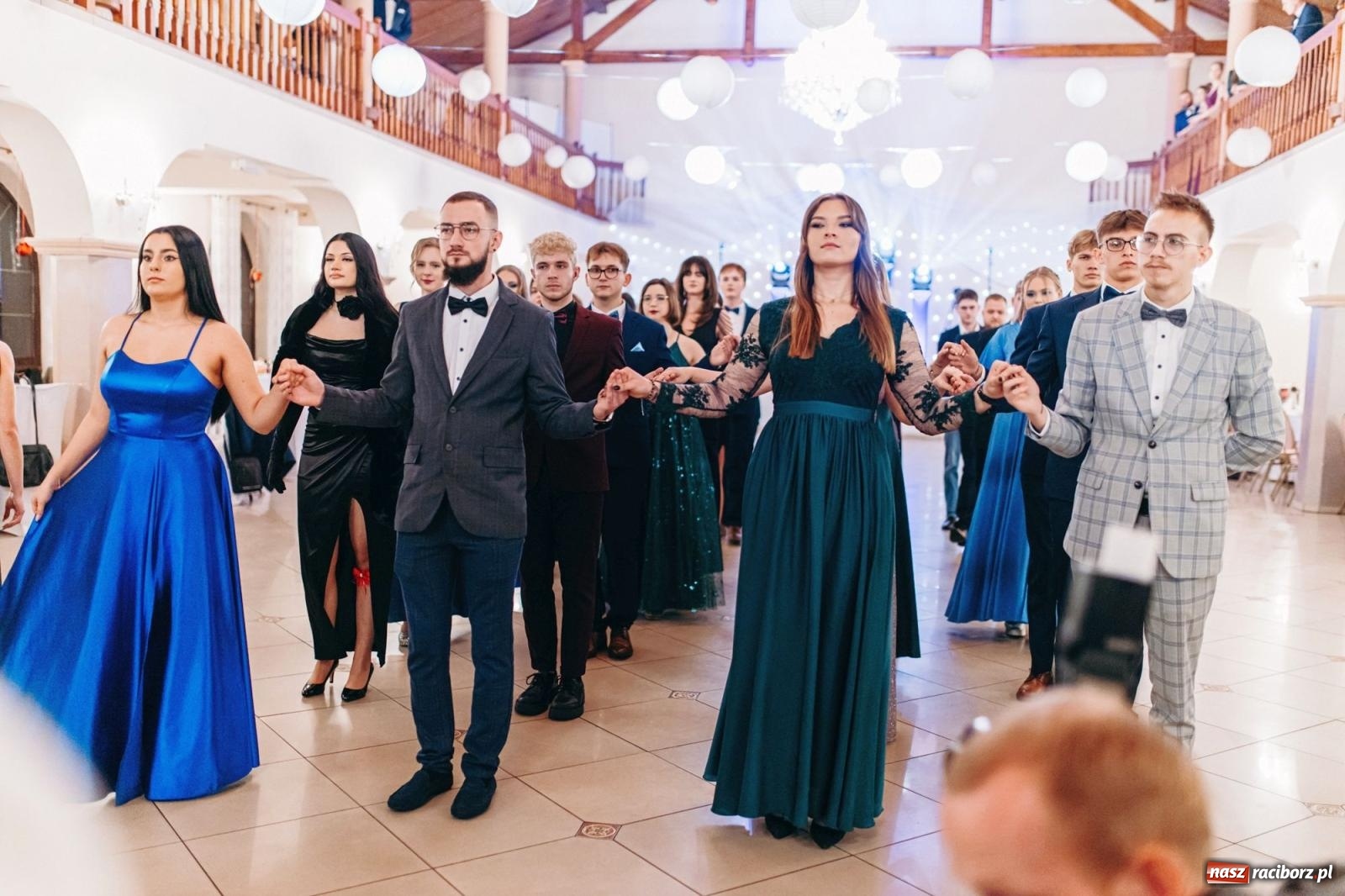 Zdjęcie w galerii na portalu naszraciborz.pl: Ah, cóż to był za bal! Studniówka Kasprowicza na bis! [FOTO] wiadomości z regionu