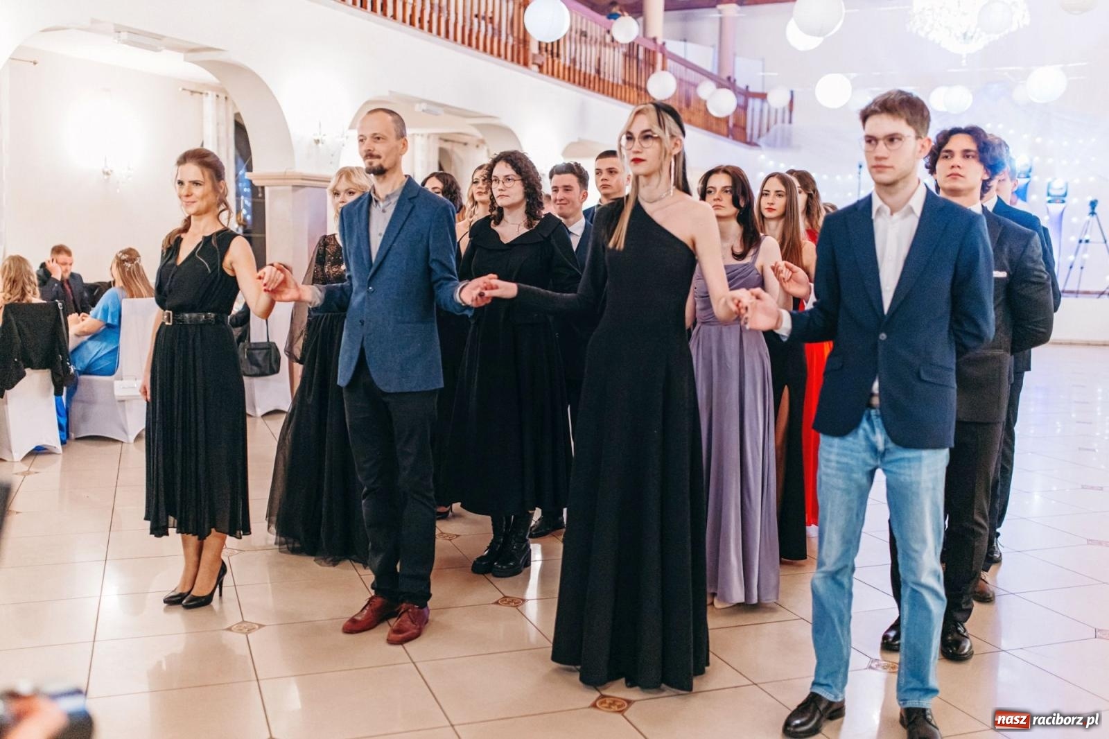 Zdjęcie w galerii na portalu naszraciborz.pl: Ah, cóż to był za bal! Studniówka Kasprowicza na bis! [FOTO] wiadomości z regionu