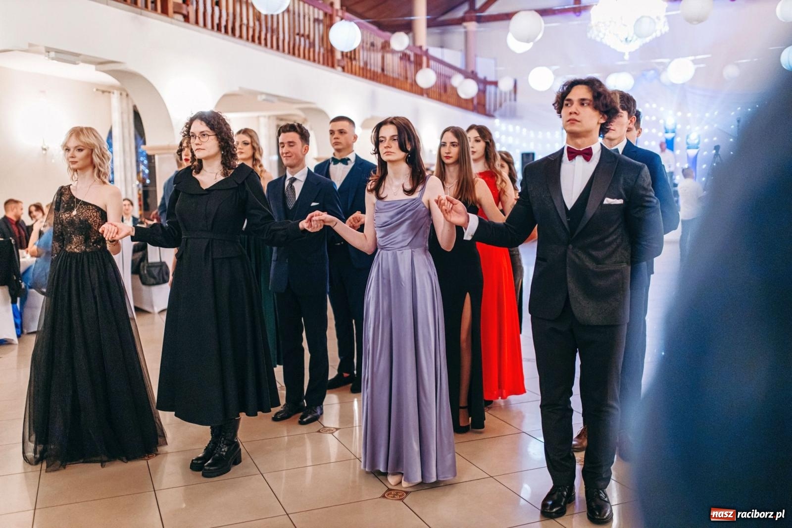 Zdjęcie w galerii na portalu naszraciborz.pl: Ah, cóż to był za bal! Studniówka Kasprowicza na bis! [FOTO] wiadomości z regionu