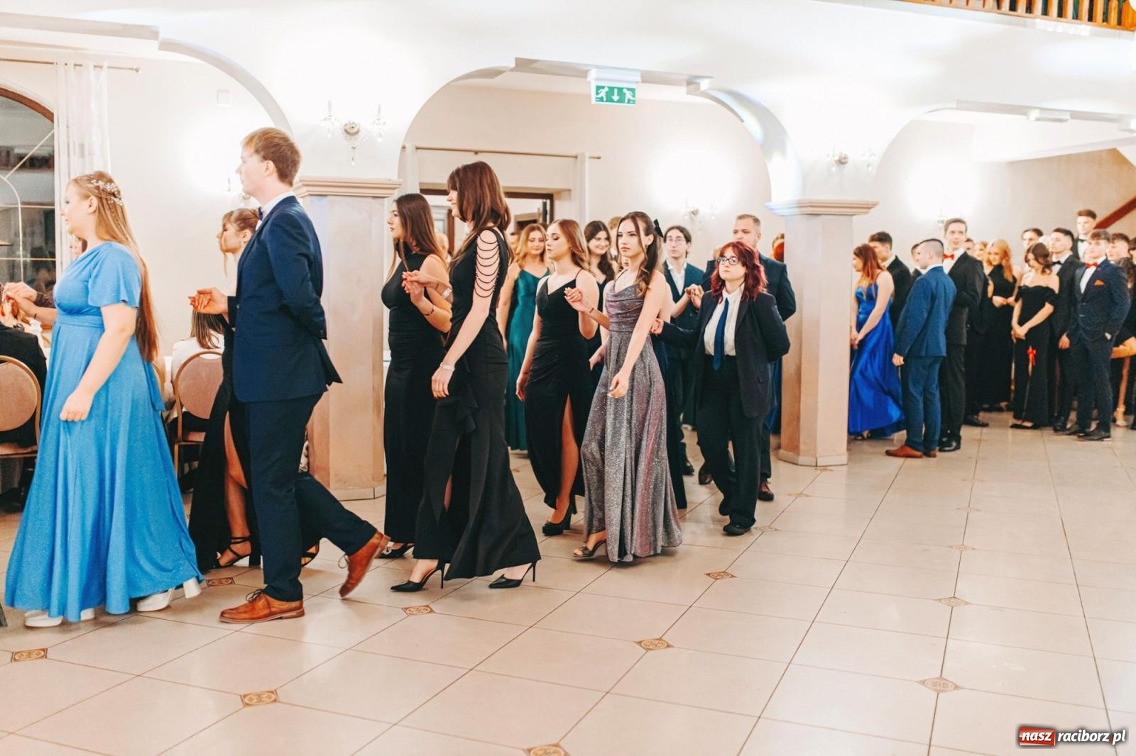 Zdjęcie w galerii na portalu naszraciborz.pl: Ah, cóż to był za bal! Studniówka Kasprowicza na bis! [FOTO] wiadomości z regionu