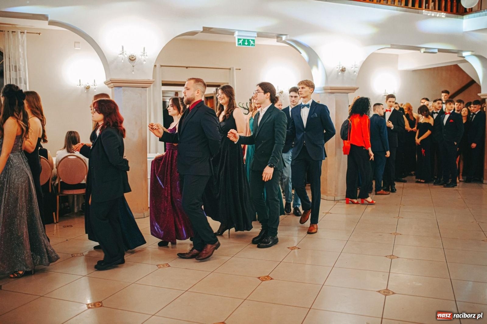 Zdjęcie w galerii na portalu naszraciborz.pl: Ah, cóż to był za bal! Studniówka Kasprowicza na bis! [FOTO] wiadomości z regionu