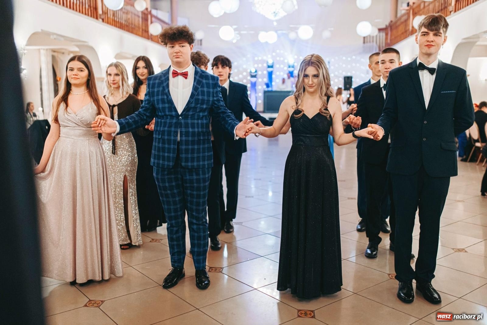 Zdjęcie w galerii na portalu naszraciborz.pl: Ah, cóż to był za bal! Studniówka Kasprowicza na bis! [FOTO] wiadomości z regionu