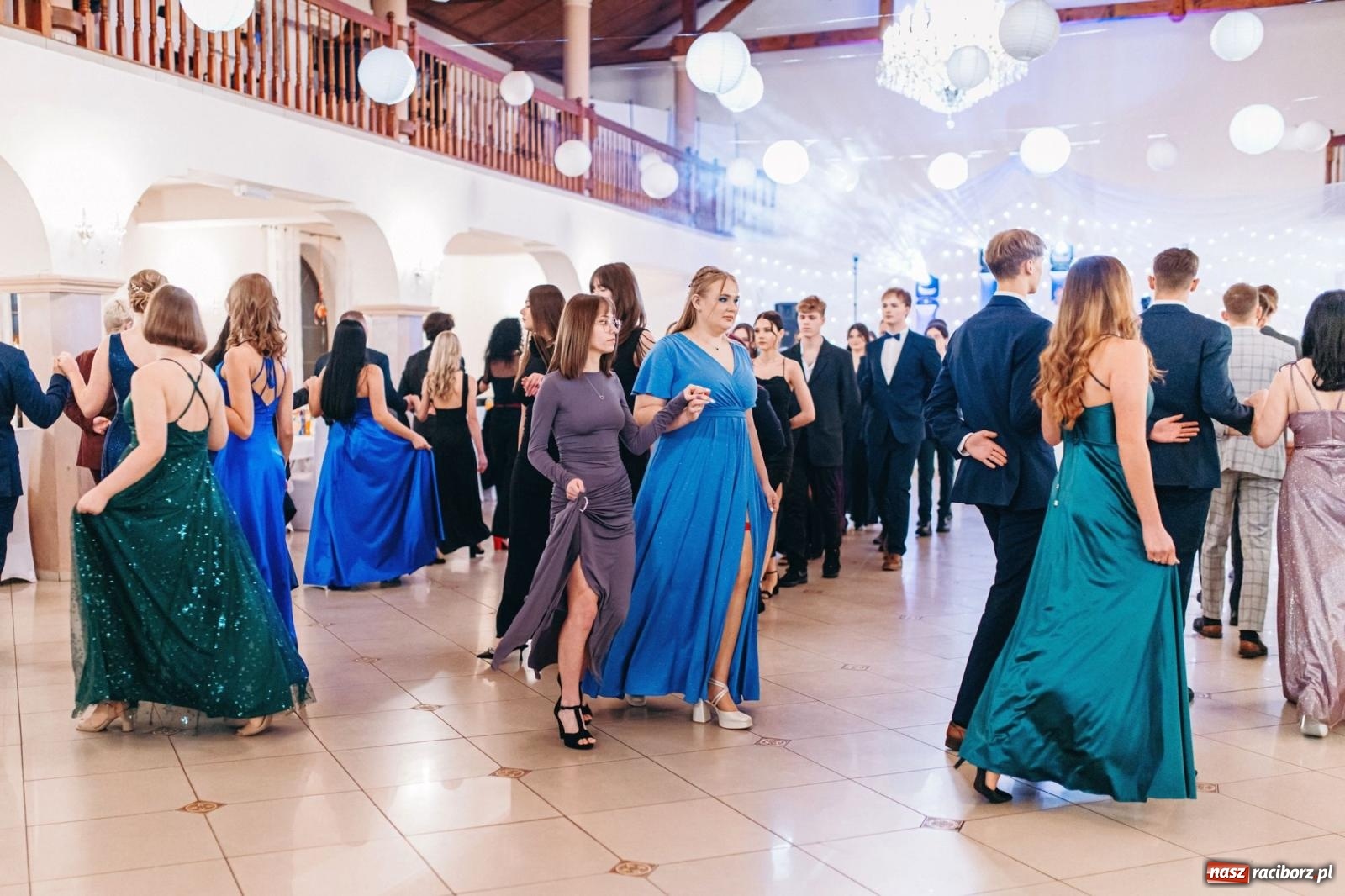 Zdjęcie w galerii na portalu naszraciborz.pl: Ah, cóż to był za bal! Studniówka Kasprowicza na bis! [FOTO] wiadomości z regionu