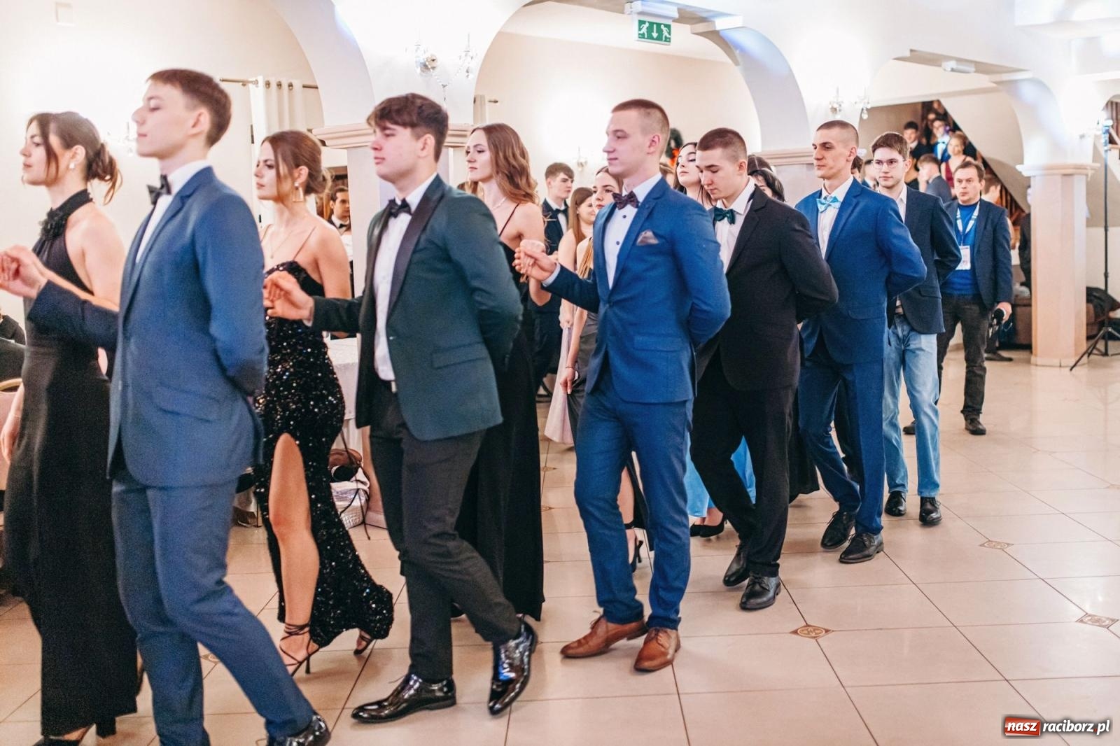 Zdjęcie w galerii na portalu naszraciborz.pl: Ah, cóż to był za bal! Studniówka Kasprowicza na bis! [FOTO] wiadomości z regionu