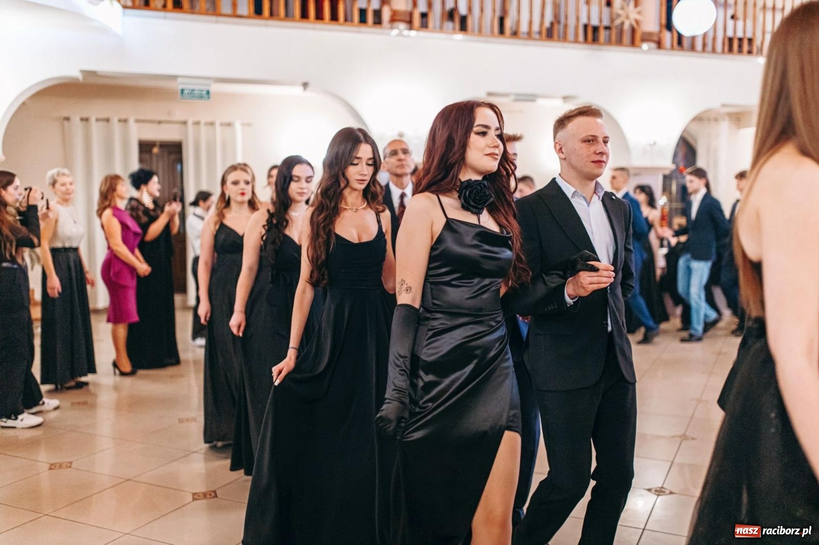 Zdjęcie w galerii na portalu naszraciborz.pl: Ah, cóż to był za bal! Studniówka Kasprowicza na bis! [FOTO] wiadomości z regionu