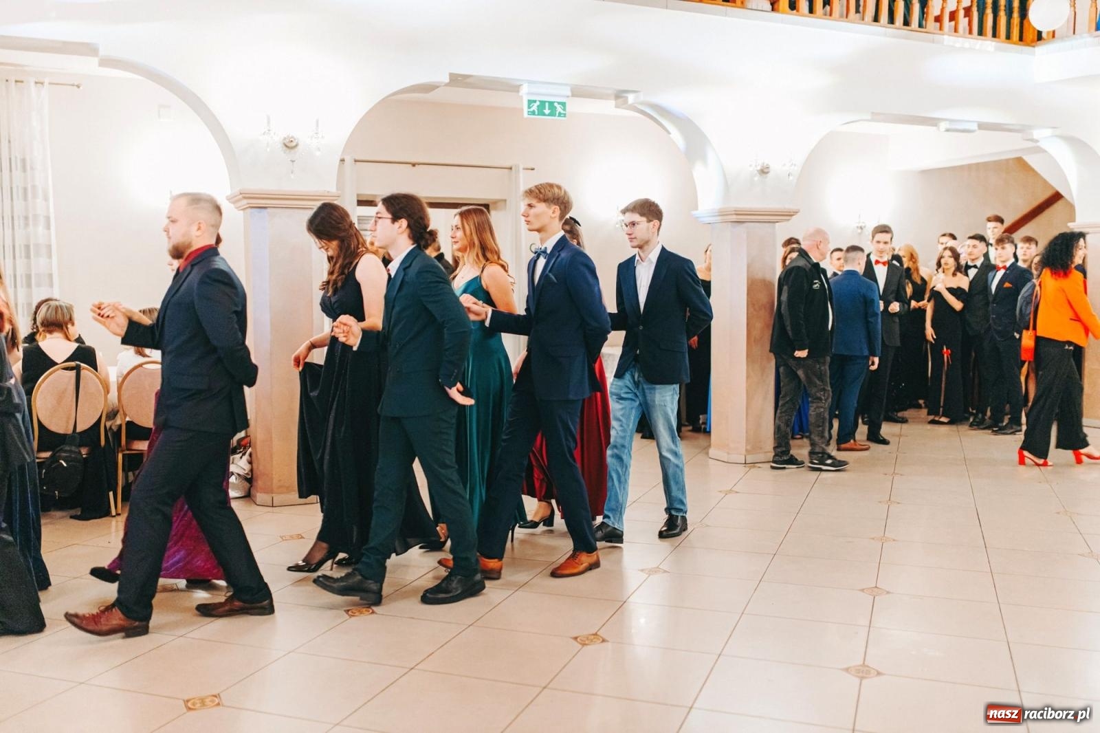 Zdjęcie w galerii na portalu naszraciborz.pl: Ah, cóż to był za bal! Studniówka Kasprowicza na bis! [FOTO] wiadomości z regionu