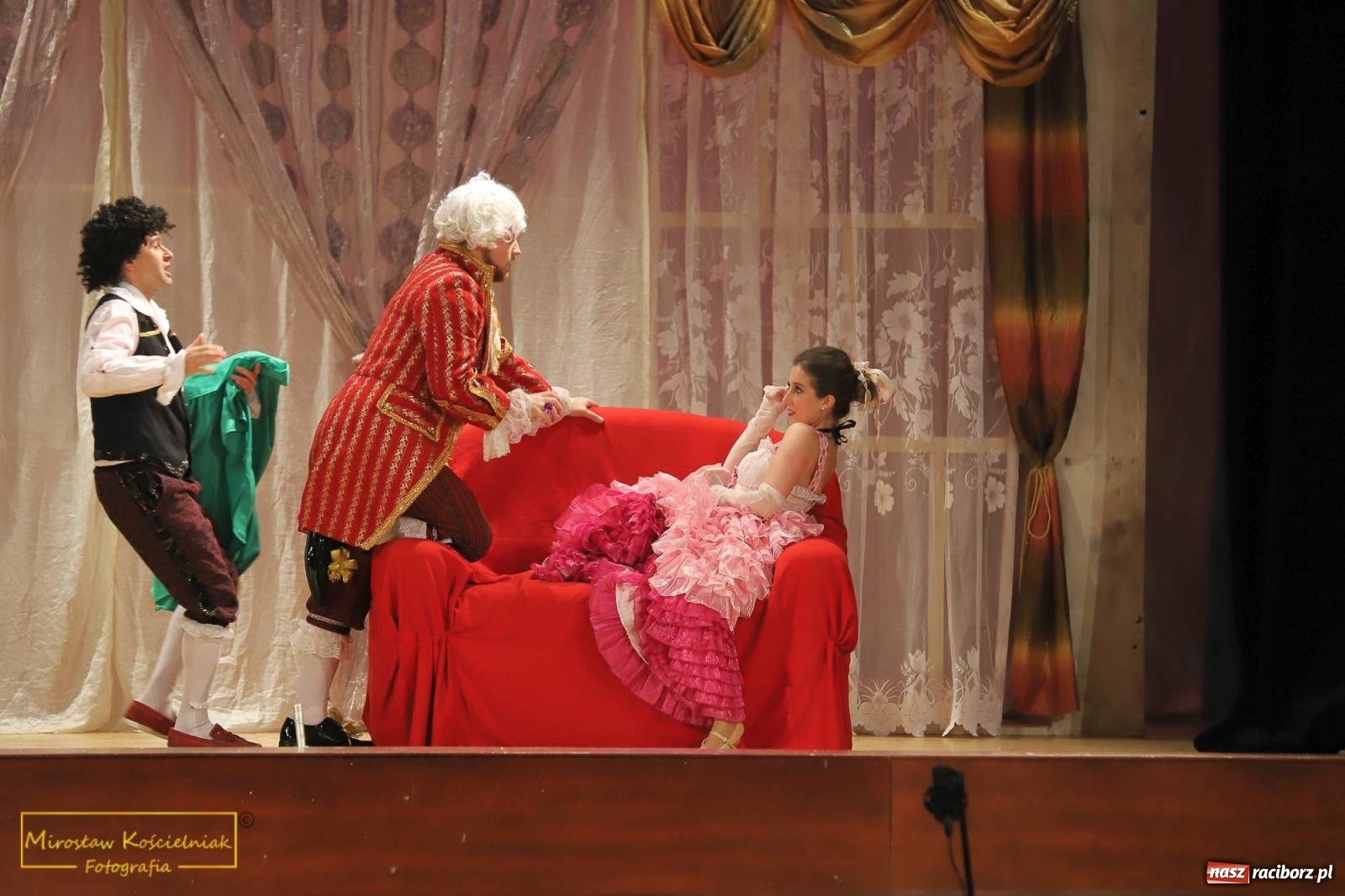 Zdjęcie w galerii na portalu naszraciborz.pl: Arte Creatura wystawiła w Raciborzu Noc w Wenecji [FOTO i WIDEO] wiadomości z regionu