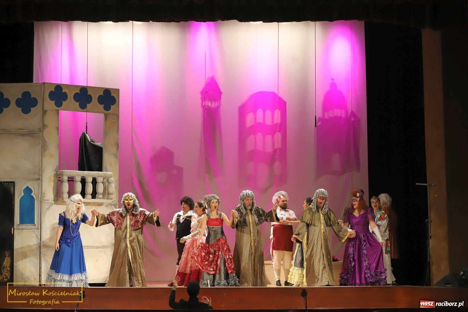 Zdjęcie w galerii na portalu naszraciborz.pl: Arte Creatura wystawiła w Raciborzu Noc w Wenecji [FOTO i WIDEO] wiadomości z regionu